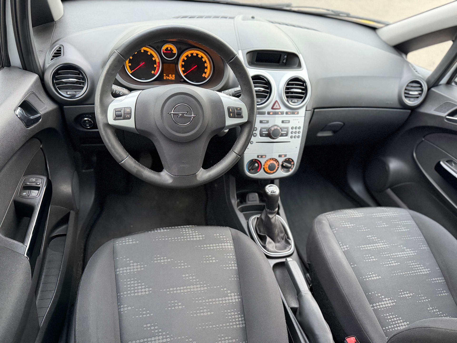 OPEL Corsa 1.4 TP Enjoy-image-7