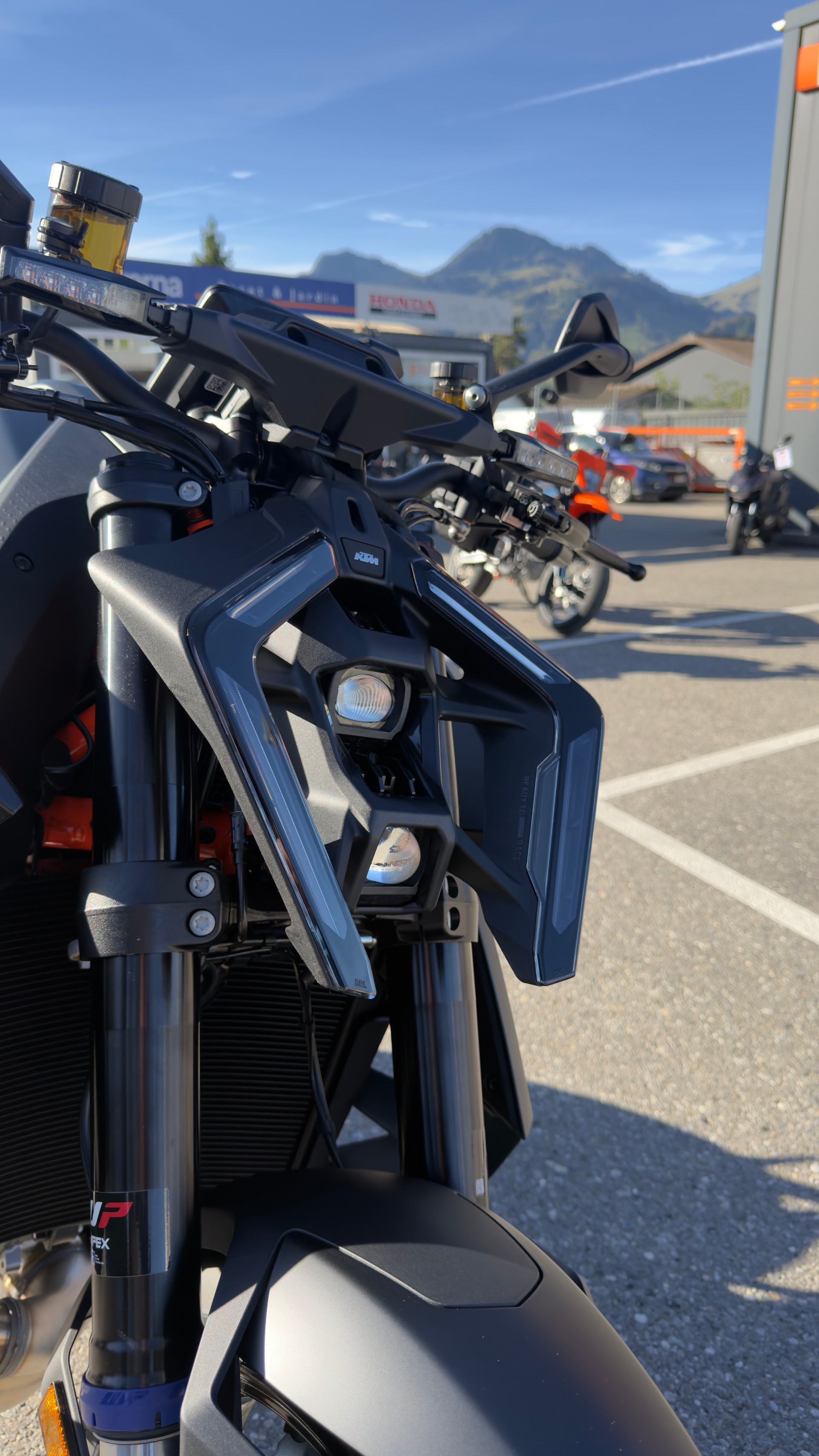 KTM 1390 Super Duke R EVO-showroom-element-2