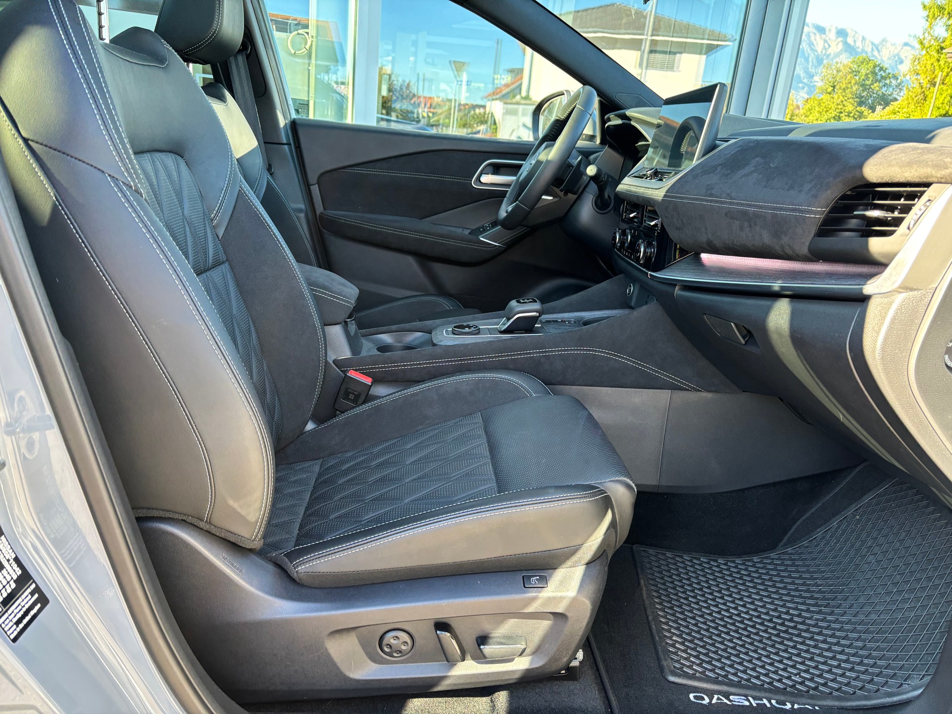 NISSAN Qashqai 1.3 MHEV Tekna+ 4x4-image-7