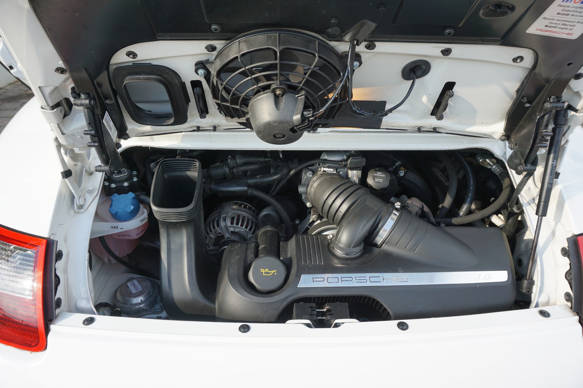 PORSCHE 3.6 Carrera-image-8