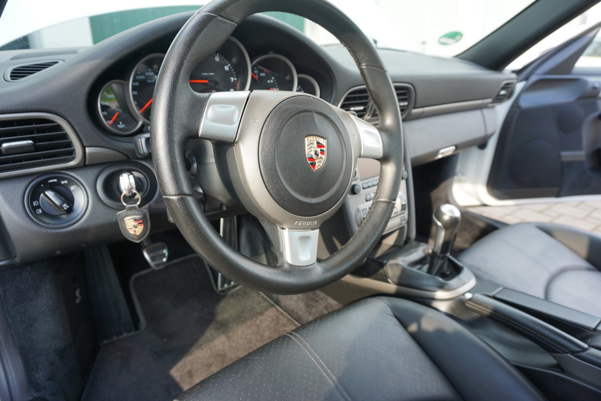 PORSCHE 3.6 Carrera-image-6