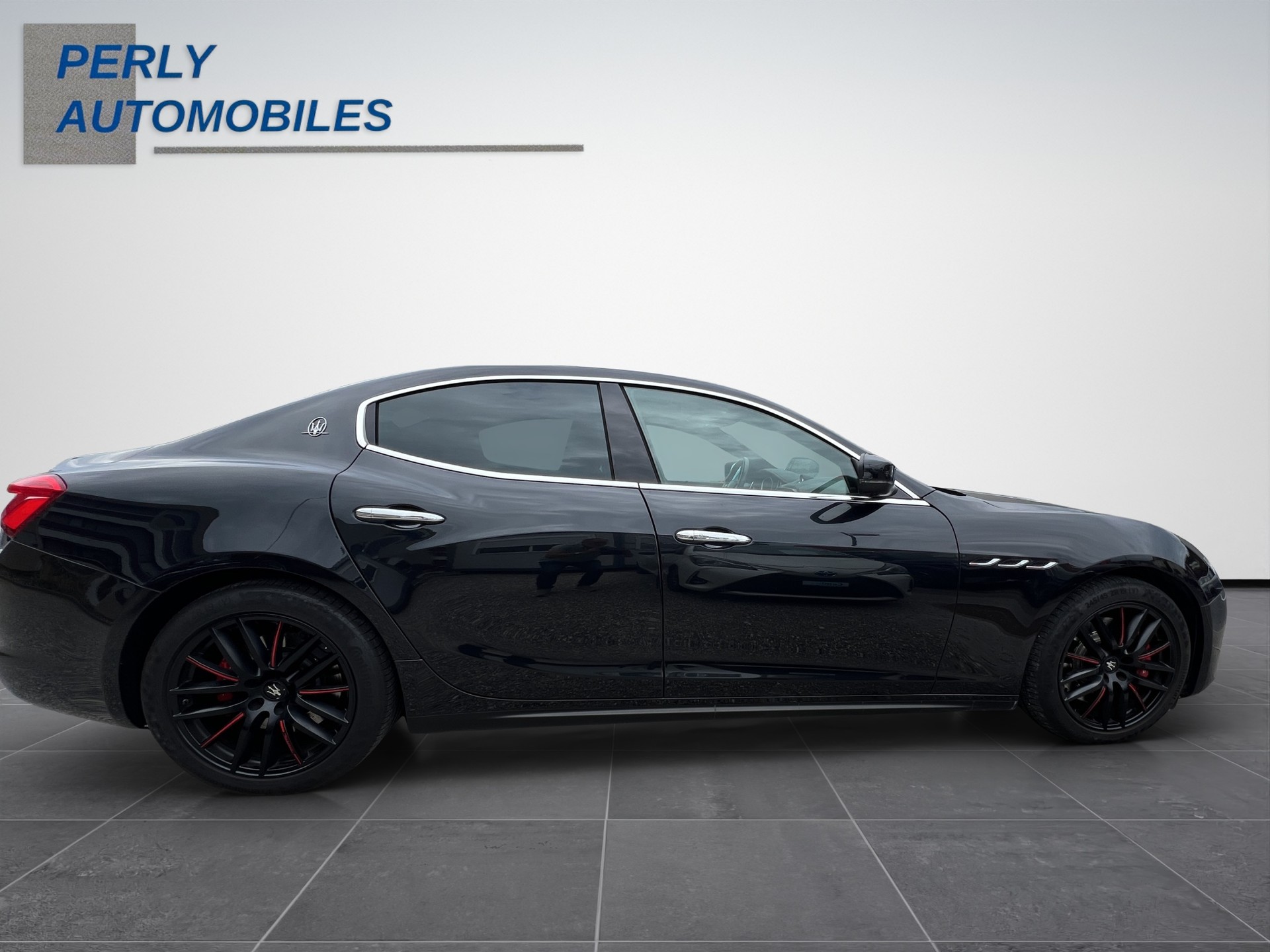 MASERATI Ghibli 3.0 V6 S GranSport Q4-image-6