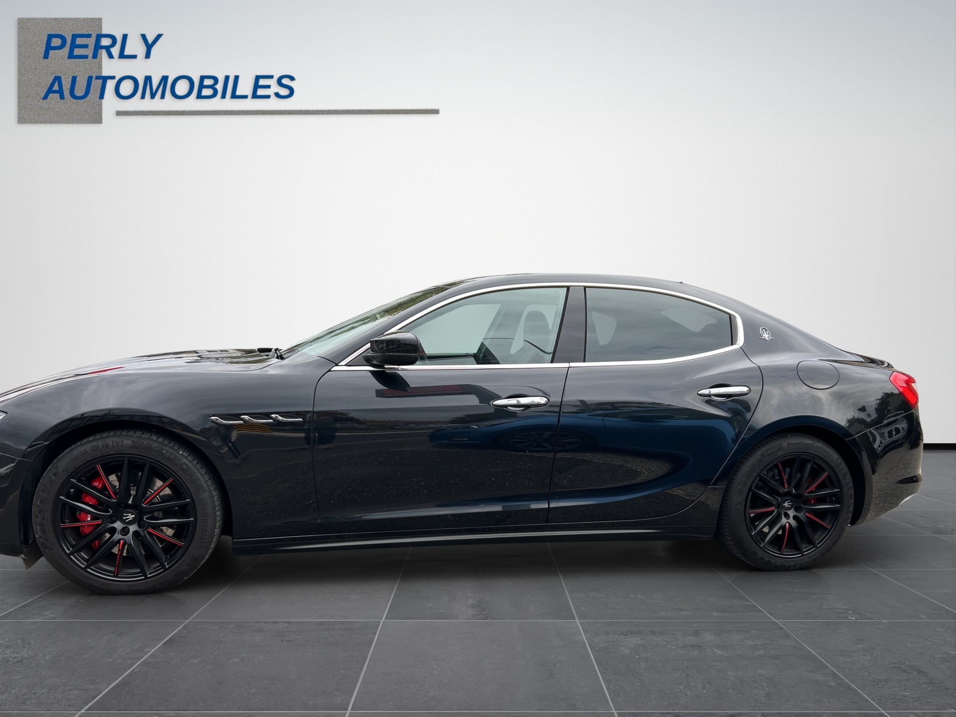 MASERATI Ghibli 3.0 V6 S GranSport Q4-image-2
