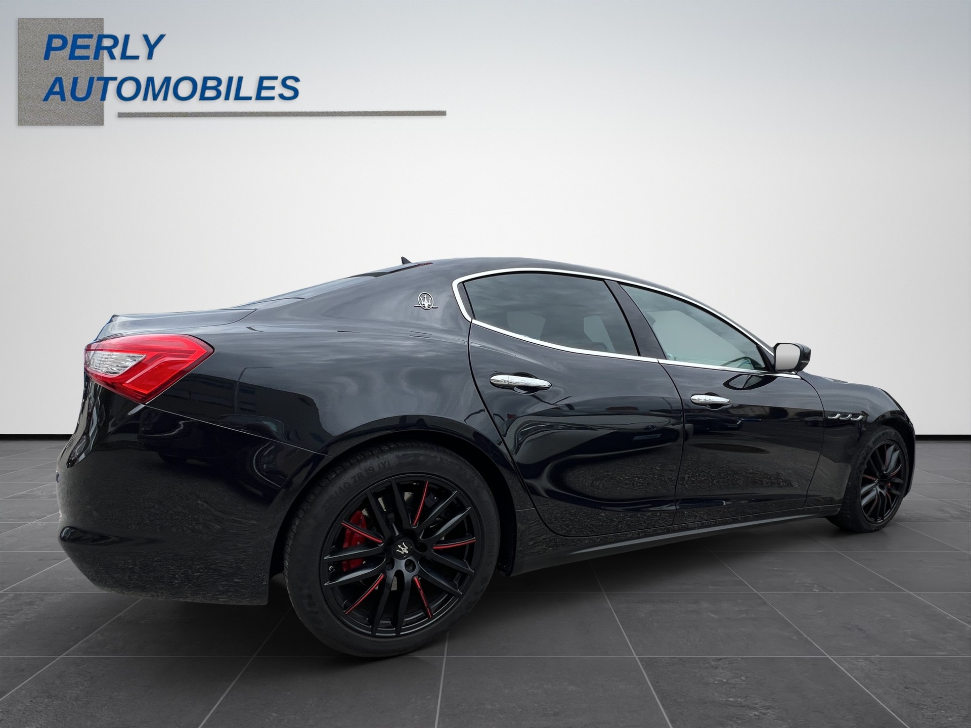 MASERATI Ghibli 3.0 V6 S GranSport Q4-image-5