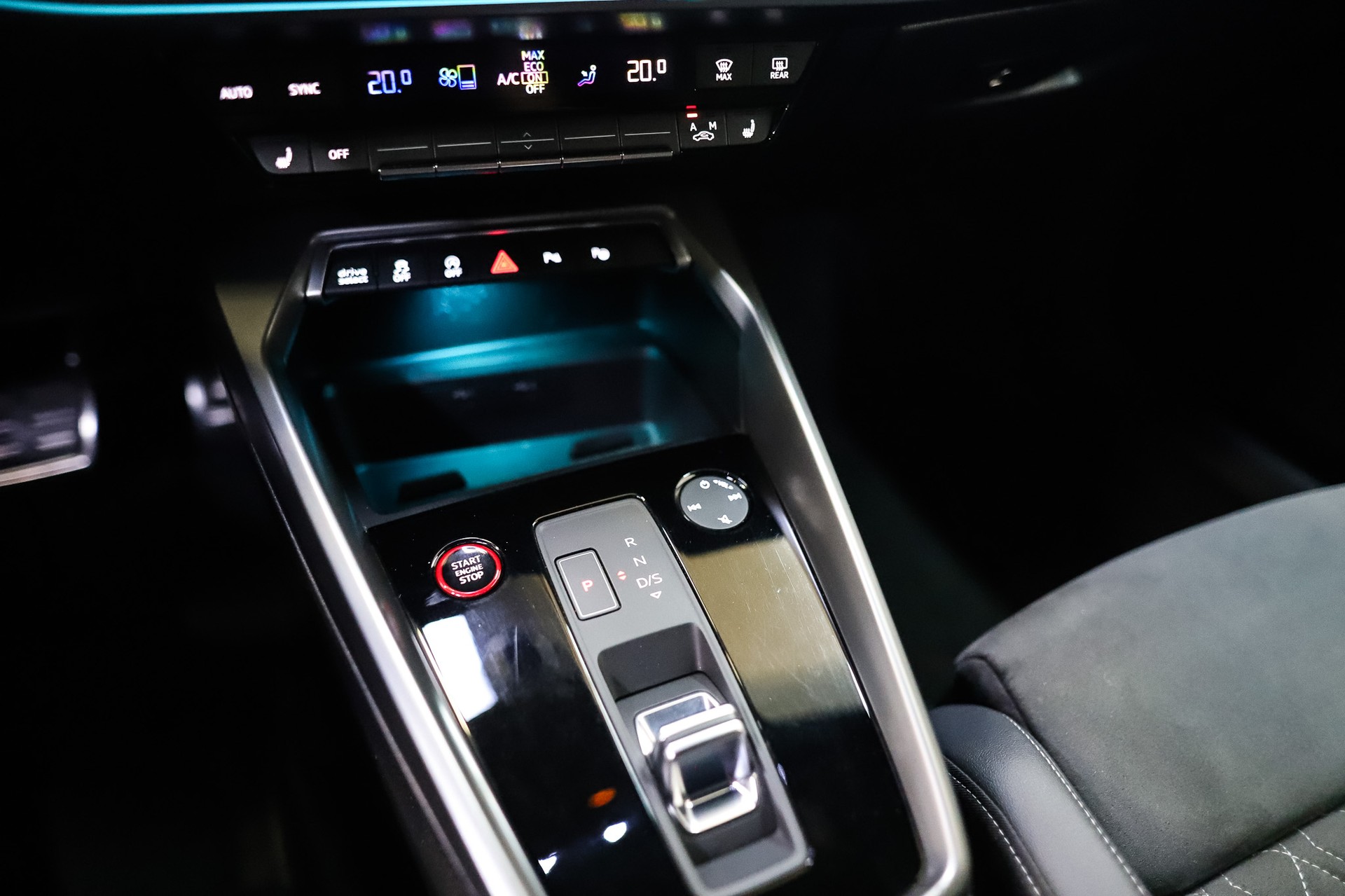 AUDI S3 Limousine 2.0 TFSI quattro S-tronic-image-10