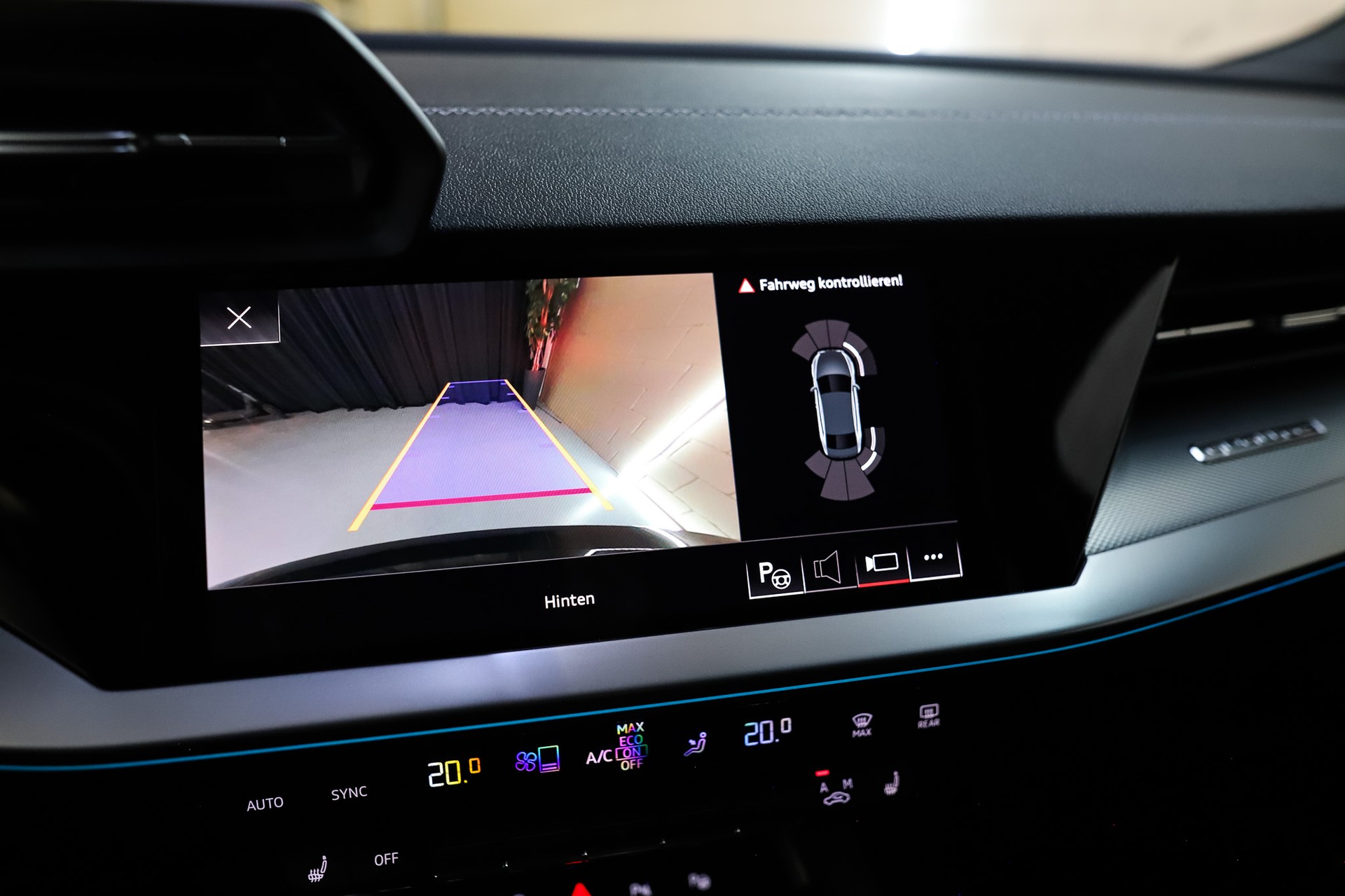 AUDI S3 Limousine 2.0 TFSI quattro S-tronic-image-13