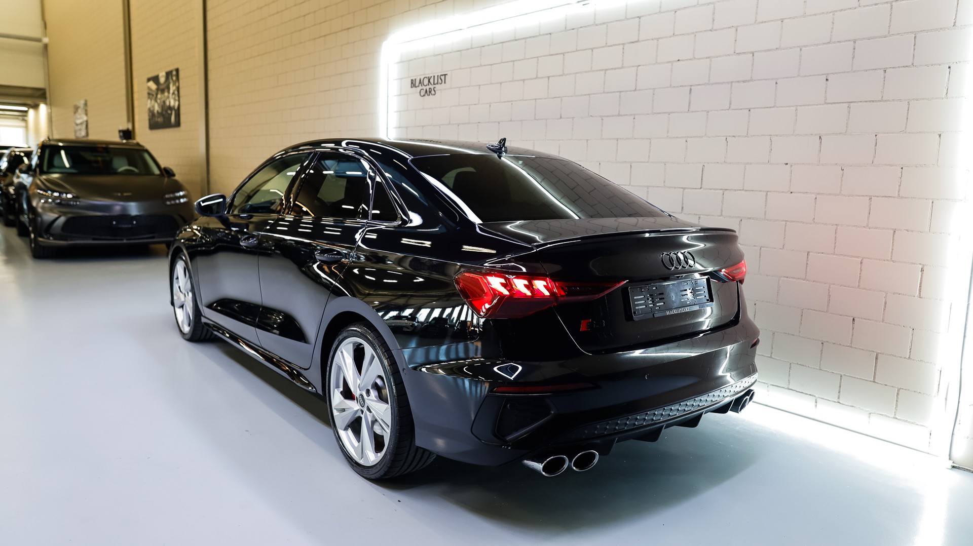 AUDI S3 Limousine 2.0 TFSI quattro S-tronic-image-4