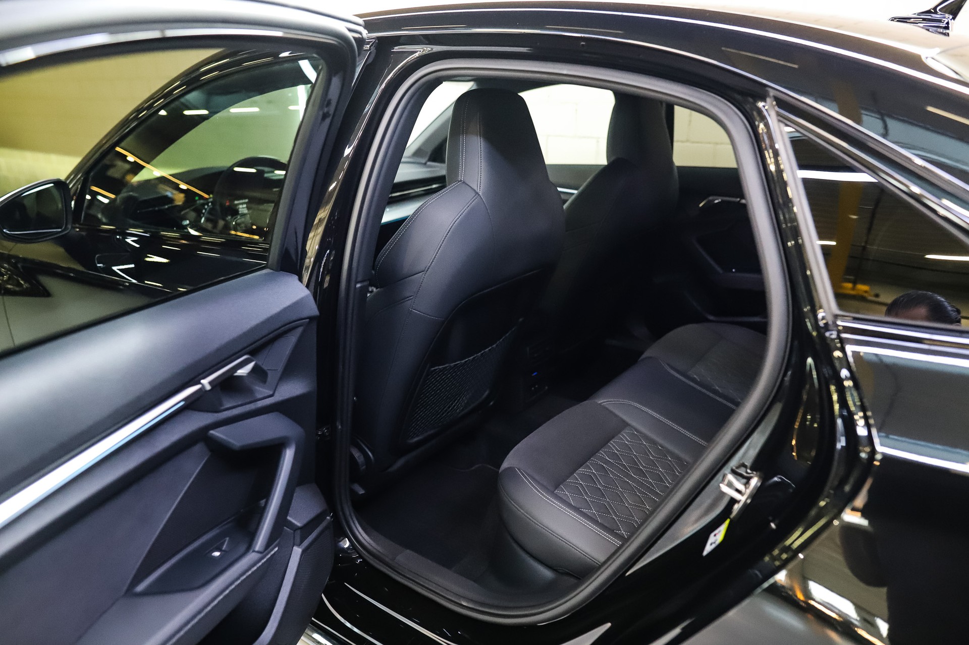 AUDI S3 Limousine 2.0 TFSI quattro S-tronic-image-11
