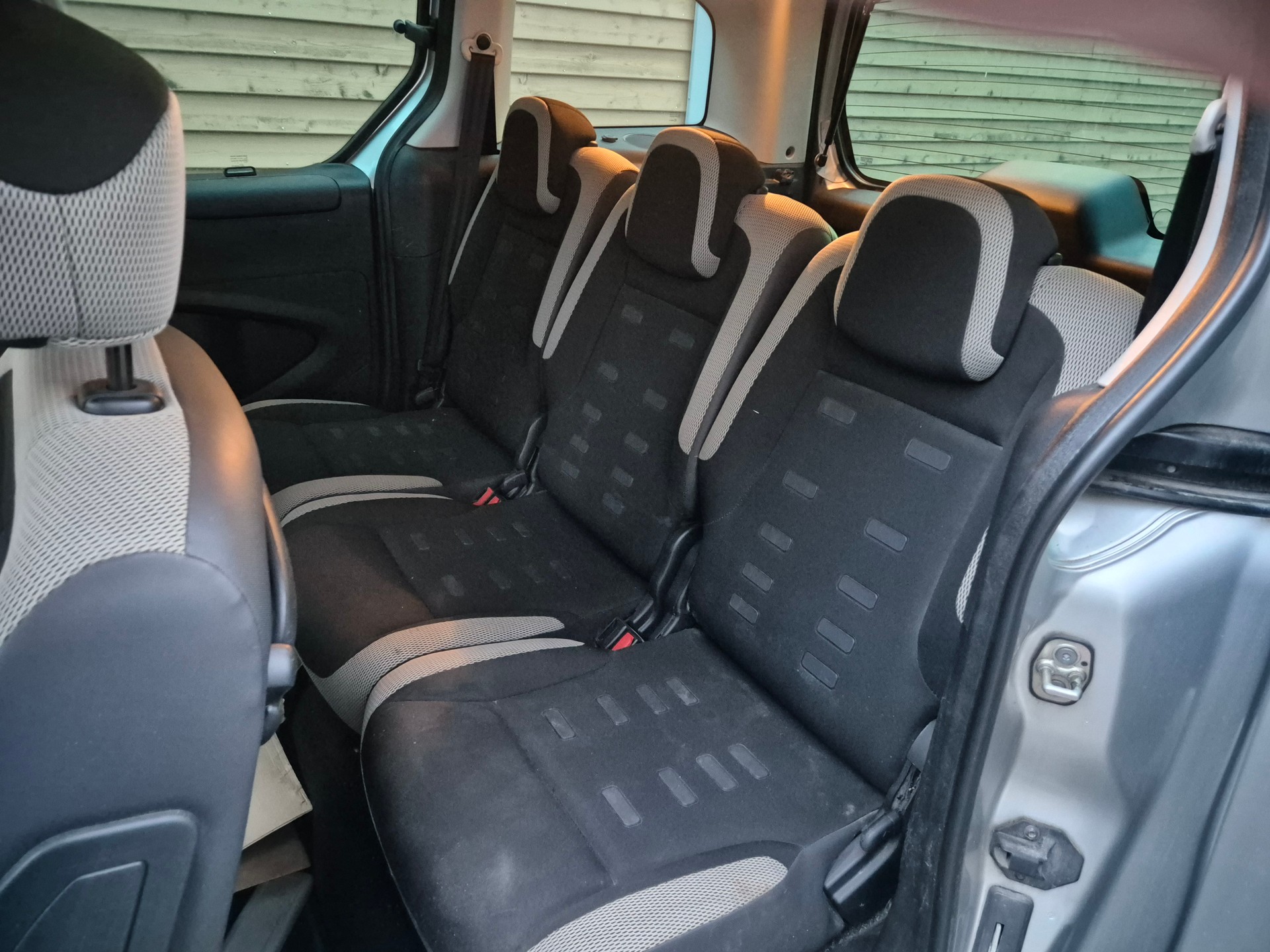 CITROEN Berlingo 1.6 e-HDi Exclusive EGS6-image-7