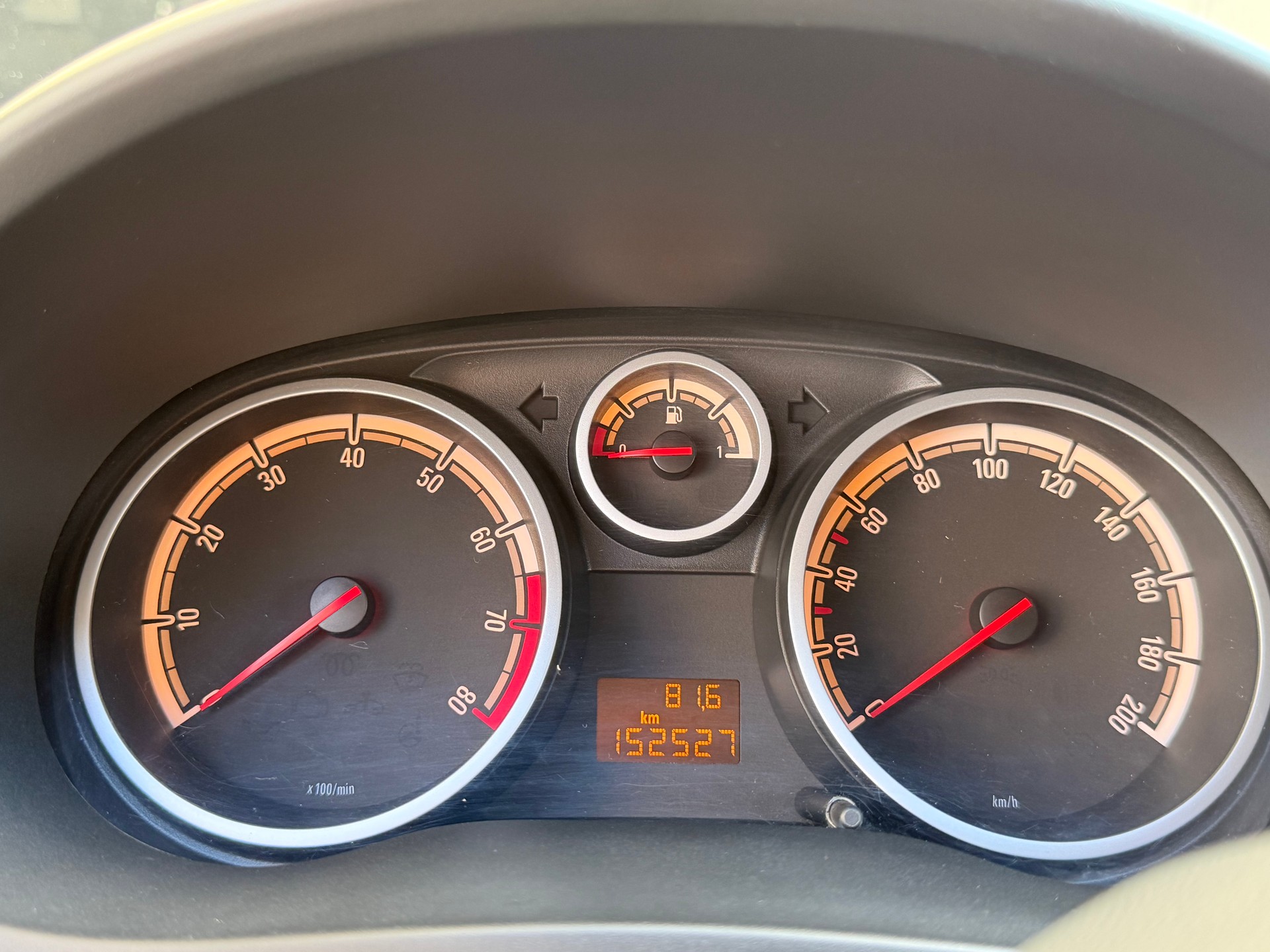 OPEL Corsa 1.4i 16V TP Limited Edition | ab MFK & Service | Klima | 8-fach-image-7