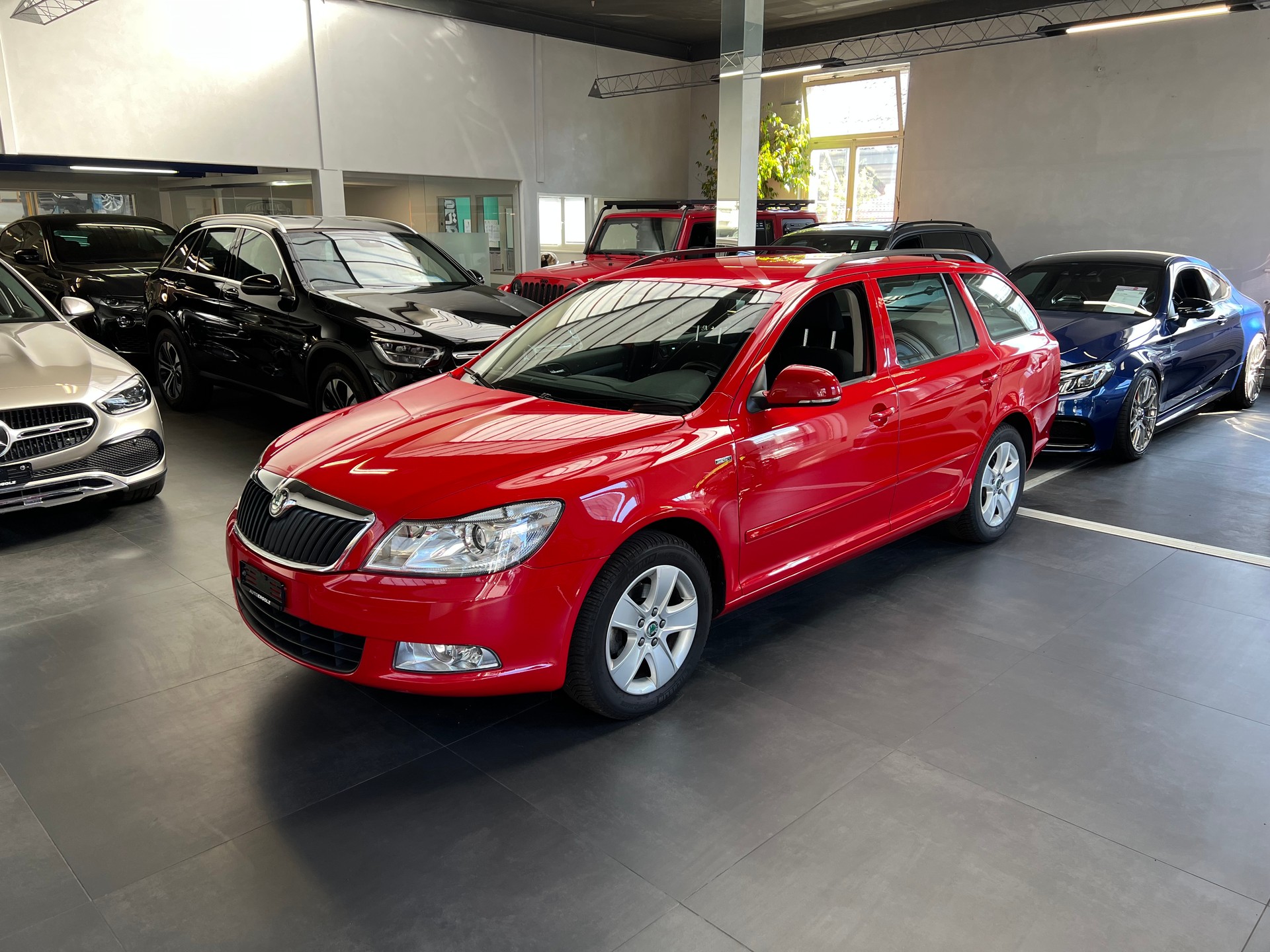 SKODA Octavia Combi 1.4 TSI Family-image-0