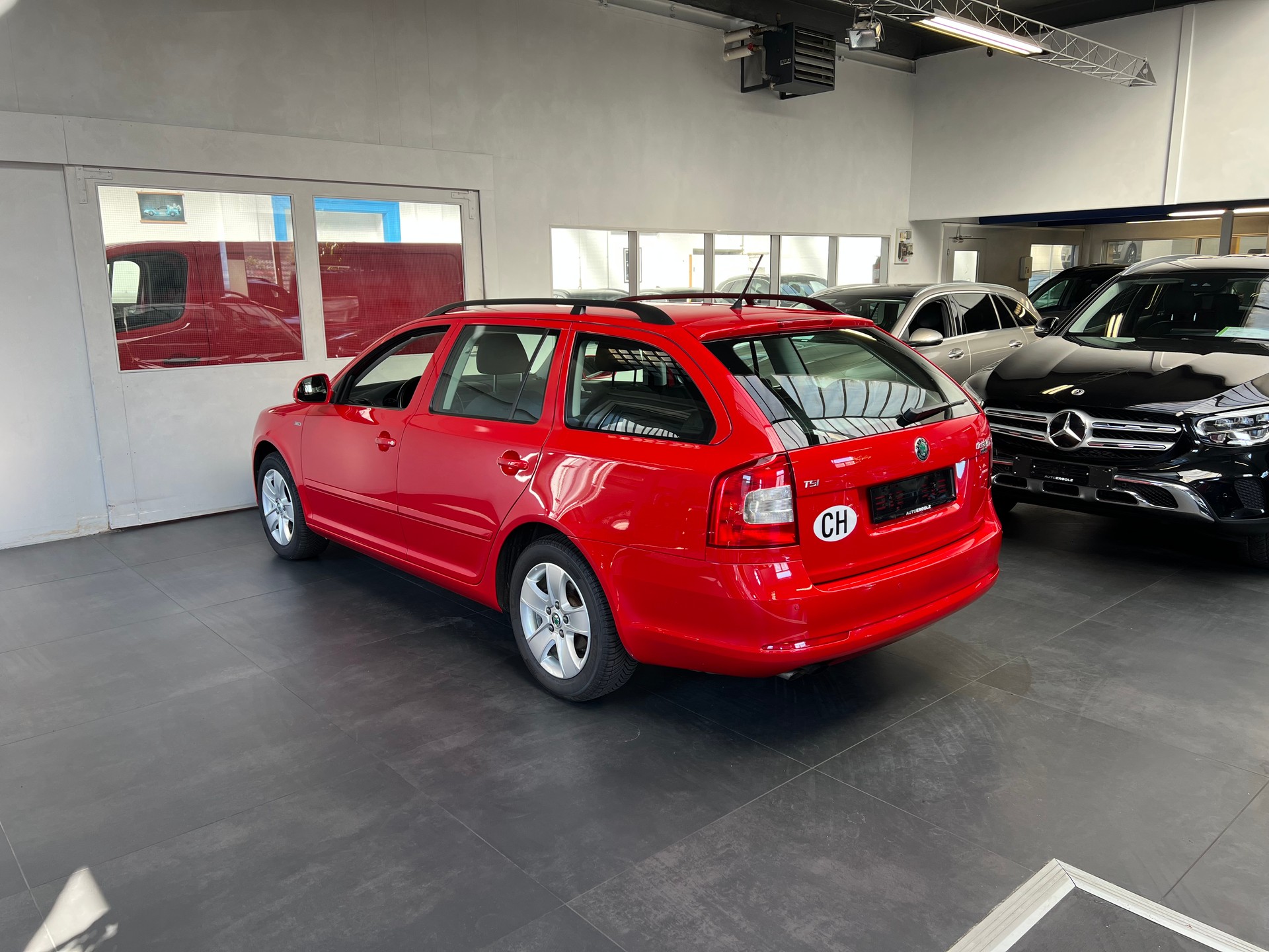 SKODA Octavia Combi 1.4 TSI Family-image-1