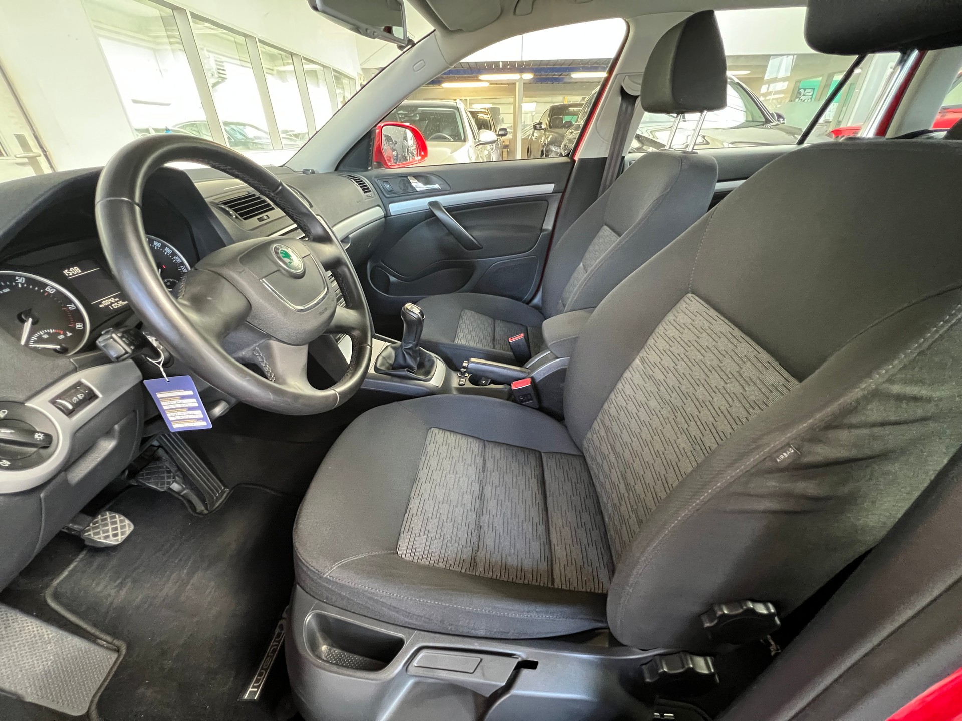 SKODA Octavia Combi 1.4 TSI Family-image-6