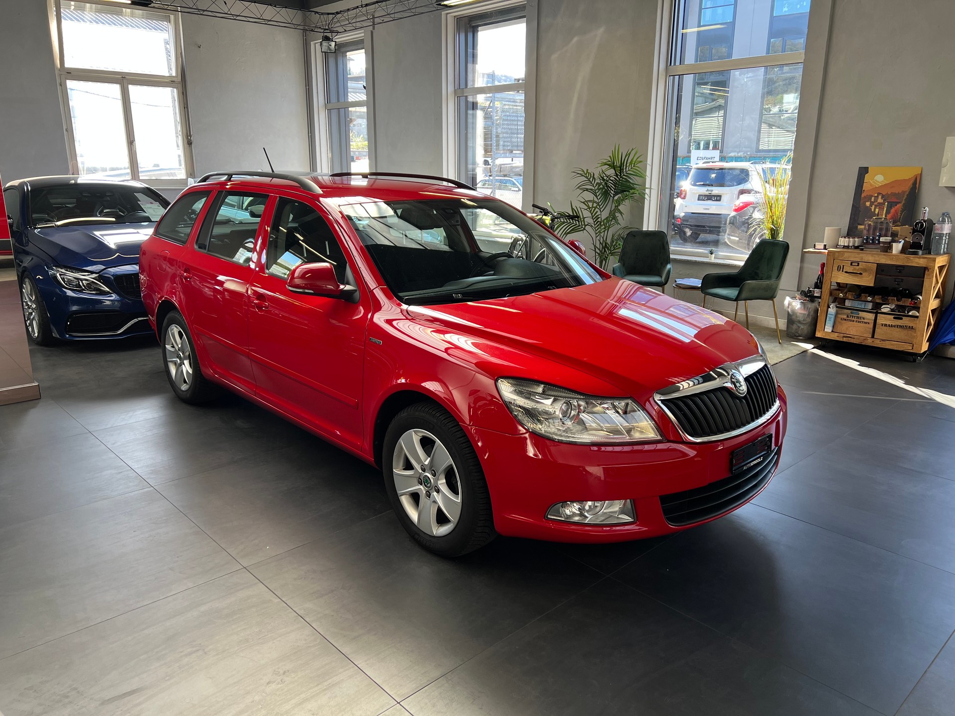 SKODA Octavia Combi 1.4 TSI Family-image-2