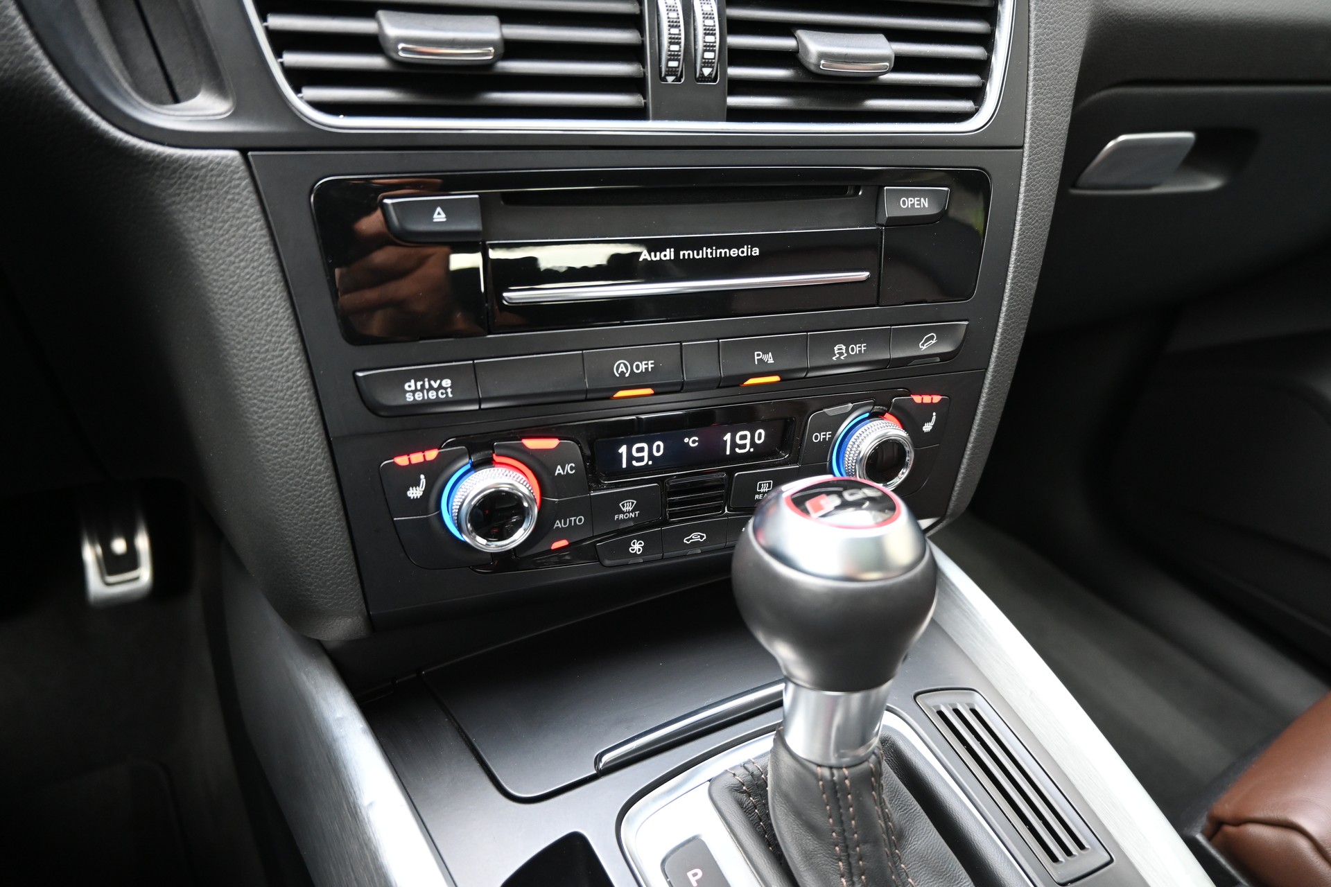 AUDI SQ5 3.0 V6 TDI quattro tiptronic 313PS-image-22