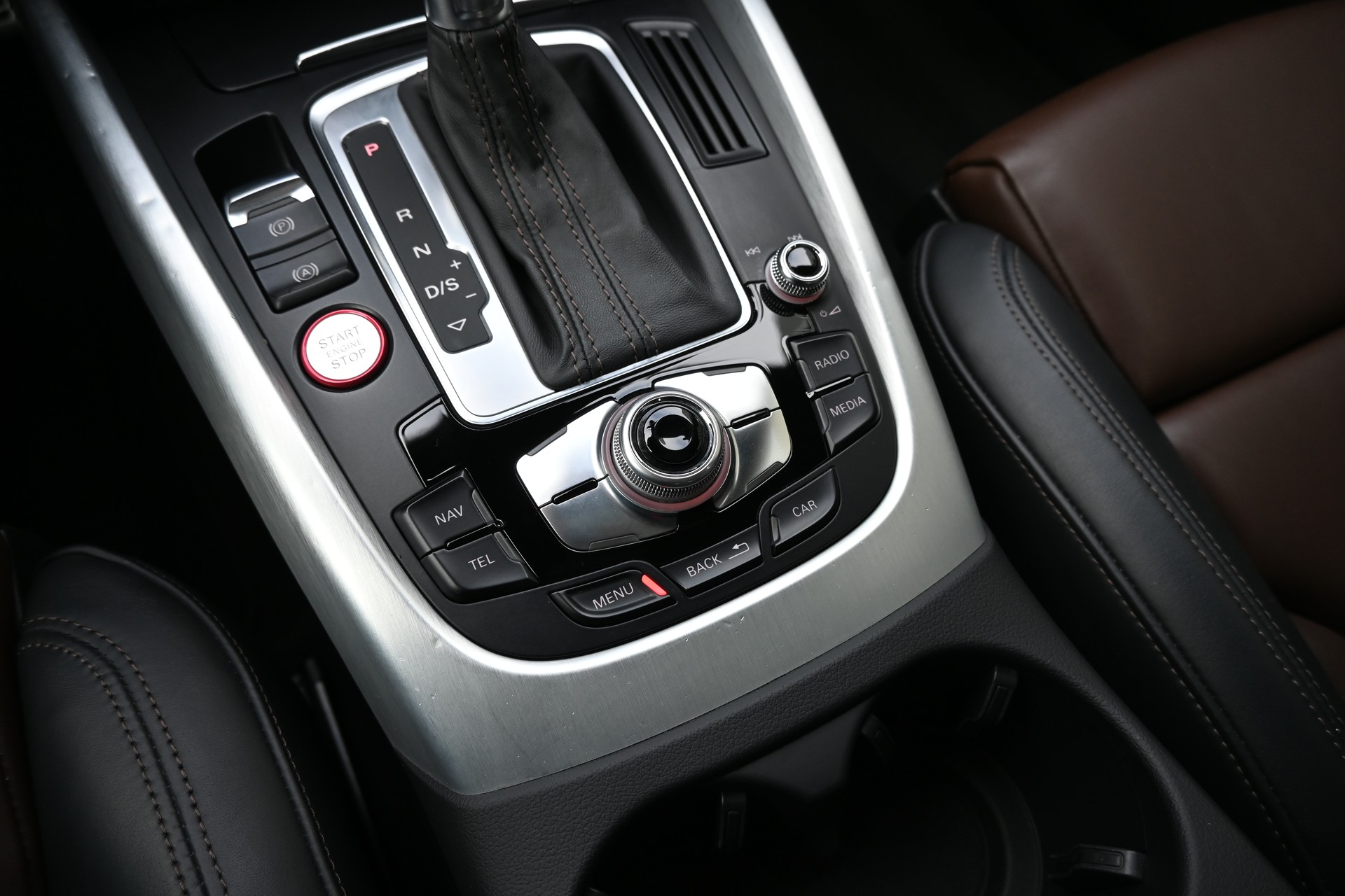AUDI SQ5 3.0 V6 TDI quattro tiptronic 313PS-image-21