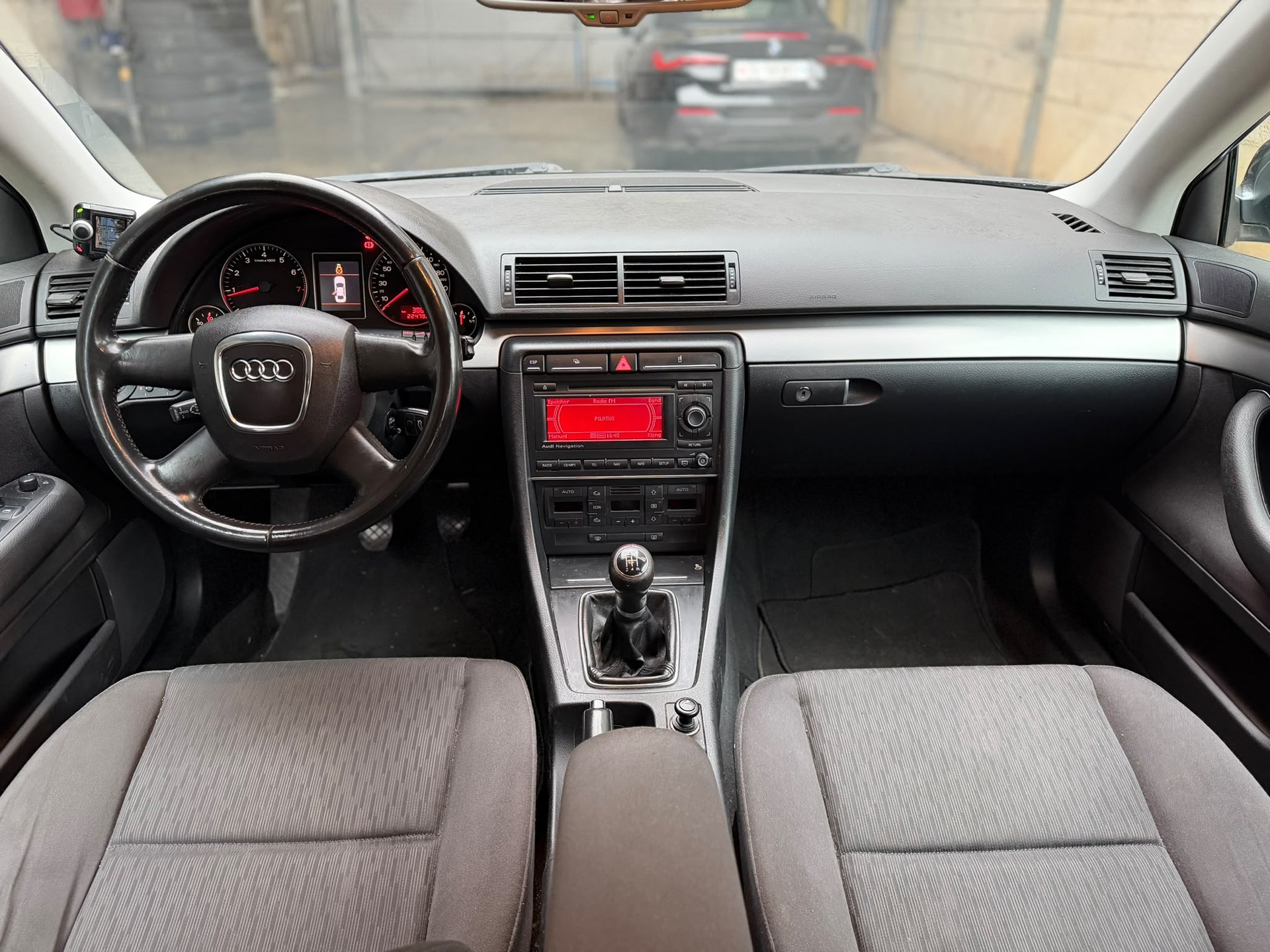 AUDI A4 Avant 2.0-image-7