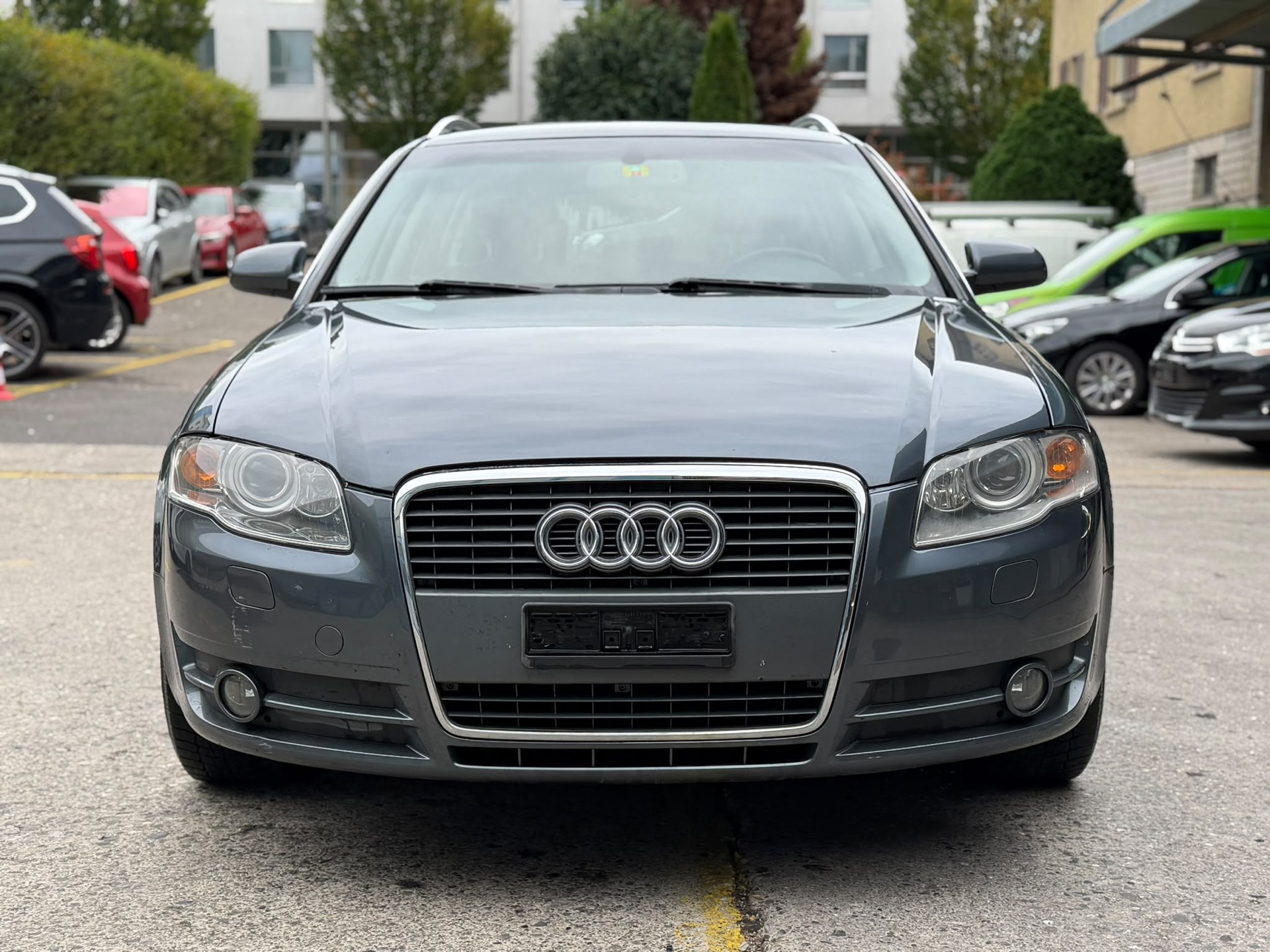 AUDI A4 Avant 2.0-image-2
