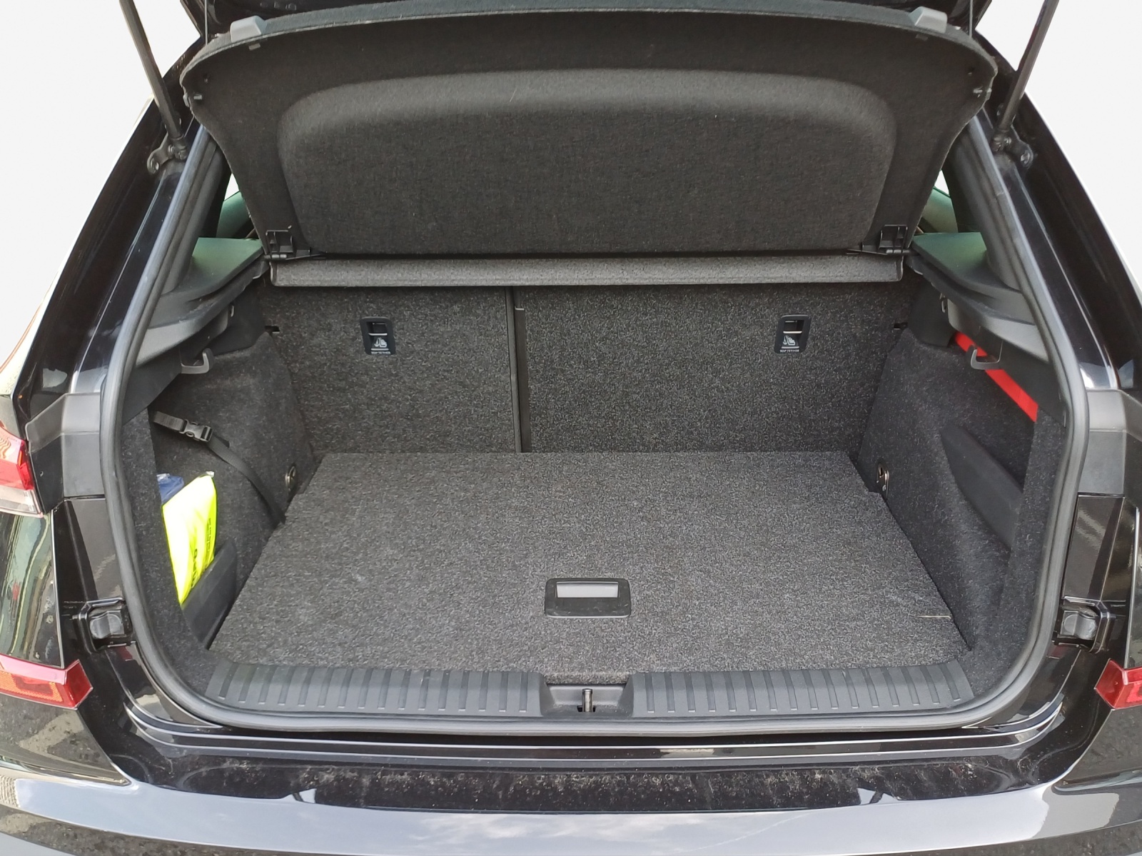 SKODA Kamiq 1.0 TSI Dynamic DSG-image-12