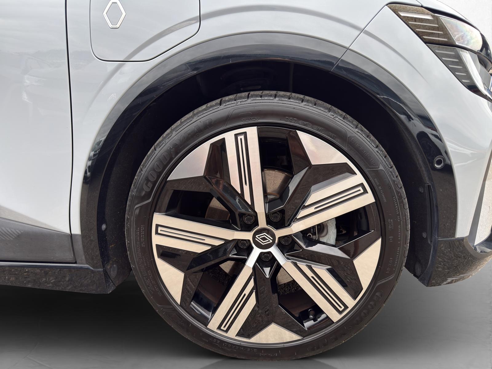 RENAULT Mégane E-TECH EV60 Iconic-image-7