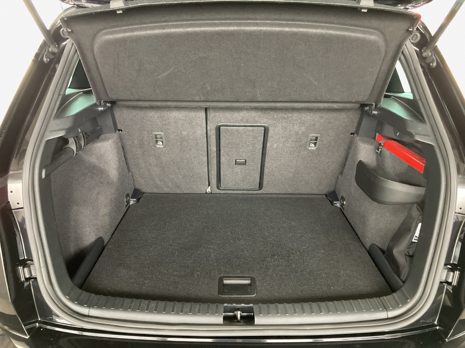 SKODA Karoq 2.0 TSI SportLine 4x4 DSG-image-12