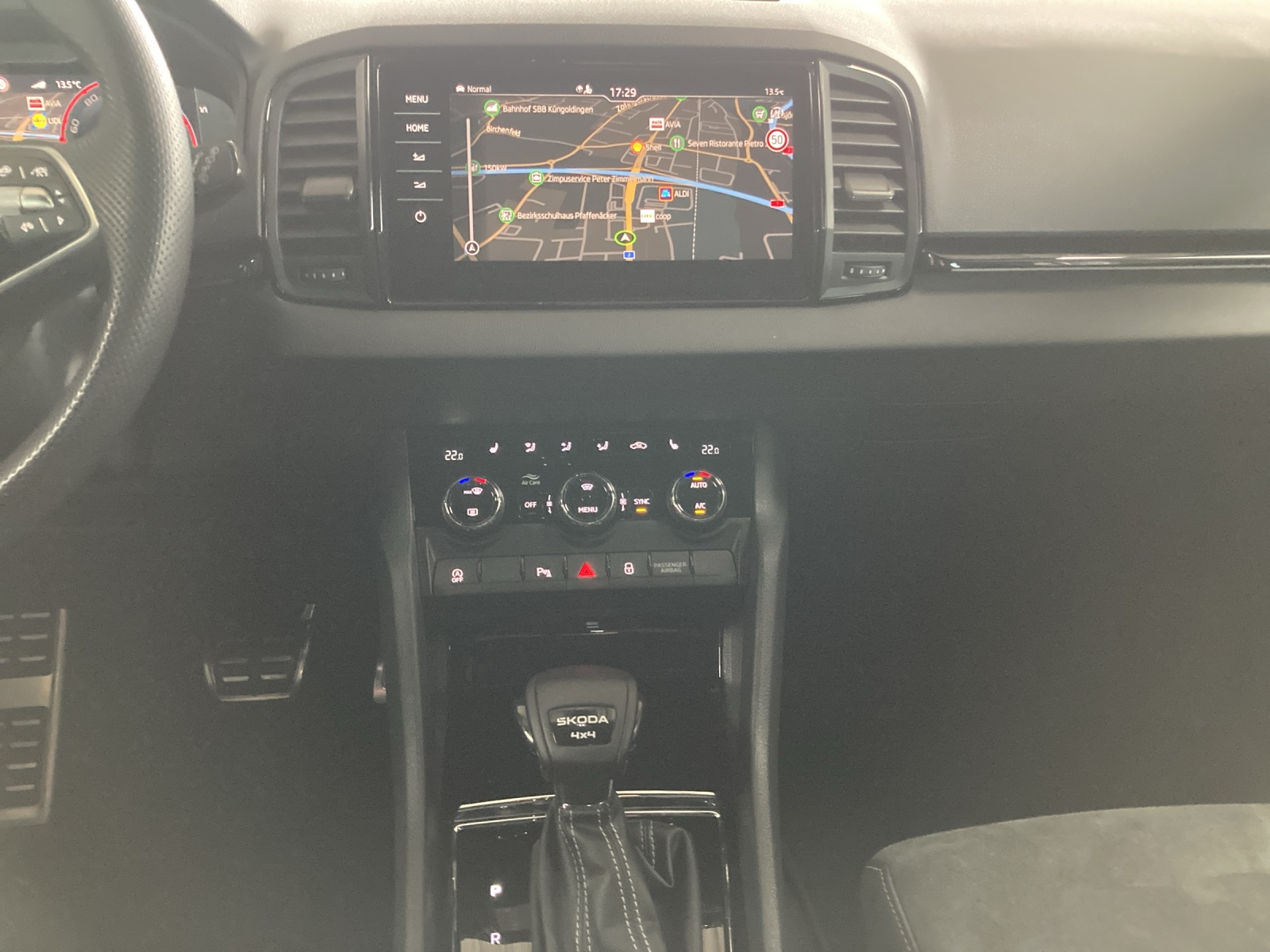 SKODA Karoq 2.0 TSI SportLine 4x4 DSG-image-10