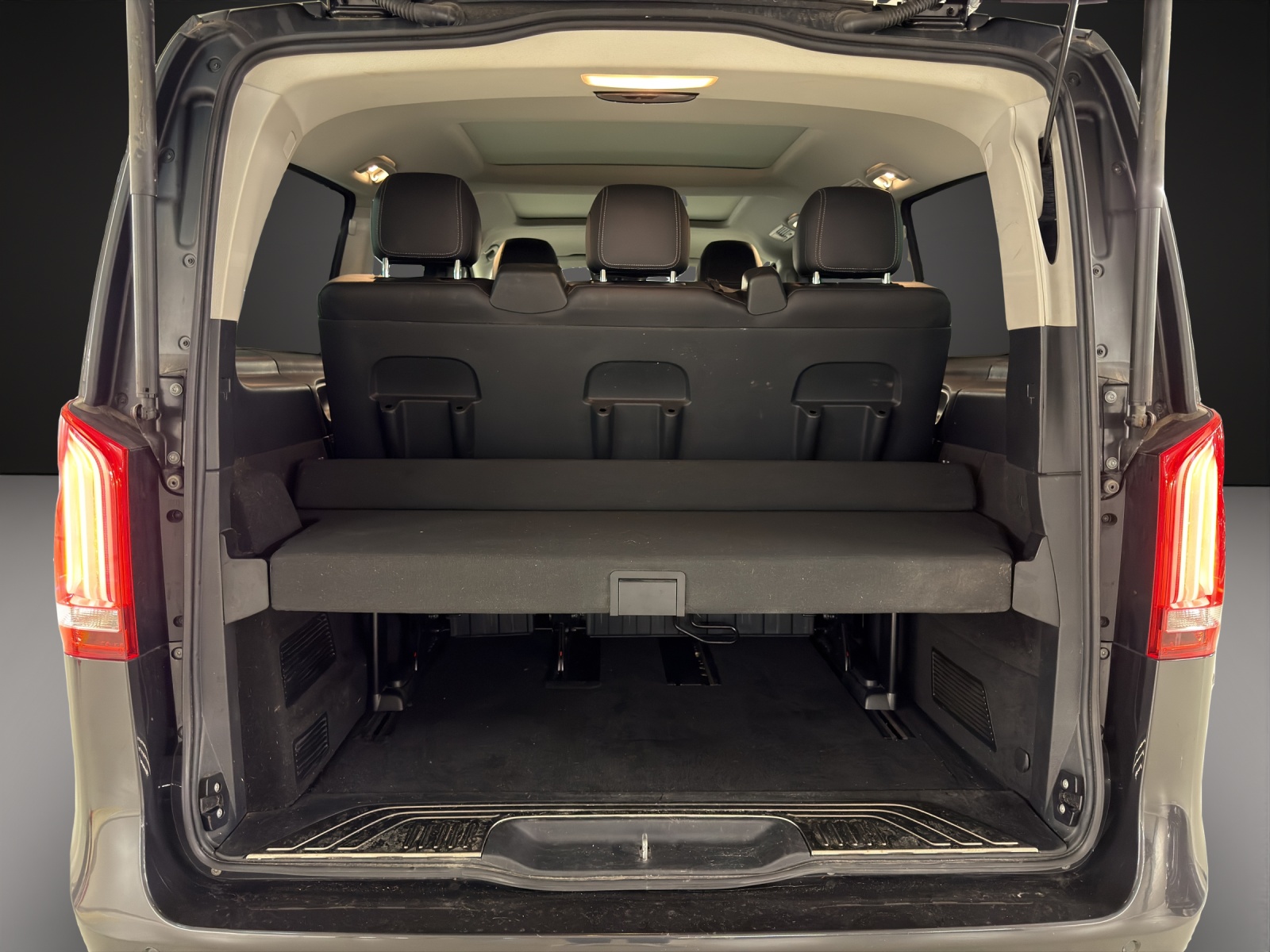 MERCEDES-BENZ V 300 d lang Avantgarde 4Matic 9G-Tronic-image-14