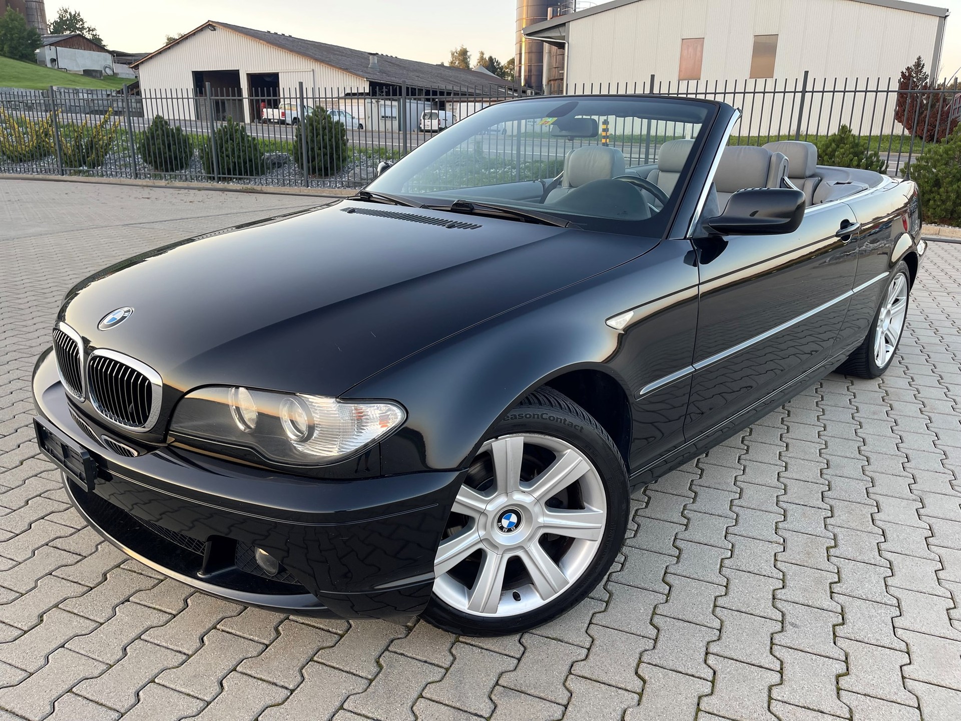 BMW 320Ci Cabriolet-image-0