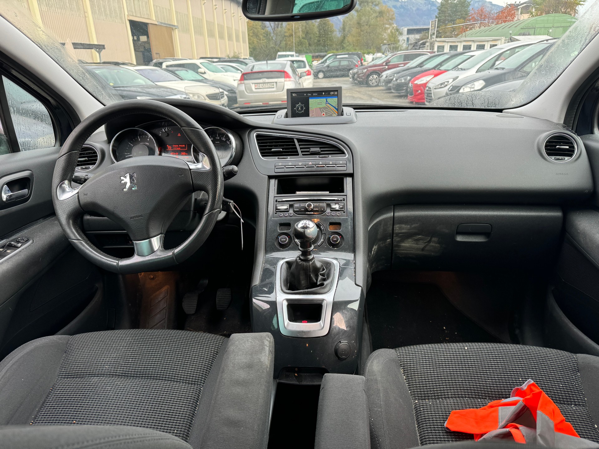 PEUGEOT 5008 1.6 16V T Active-image-8