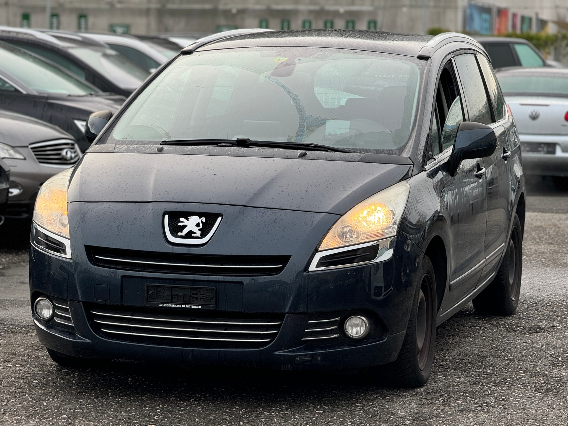 PEUGEOT 5008 1.6 16V T Active-image-2