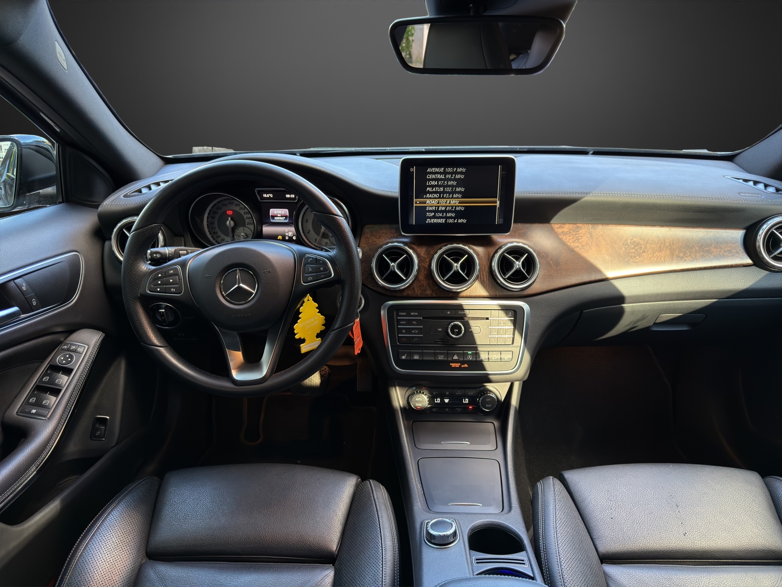 MERCEDES-BENZ GLA 250 Urban 4Matic 7G-DCT-image-8
