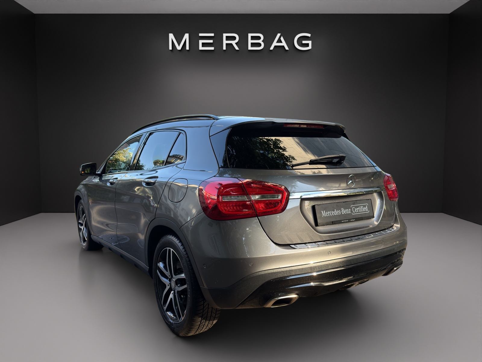 MERCEDES-BENZ GLA 250 Urban 4Matic 7G-DCT-image-5