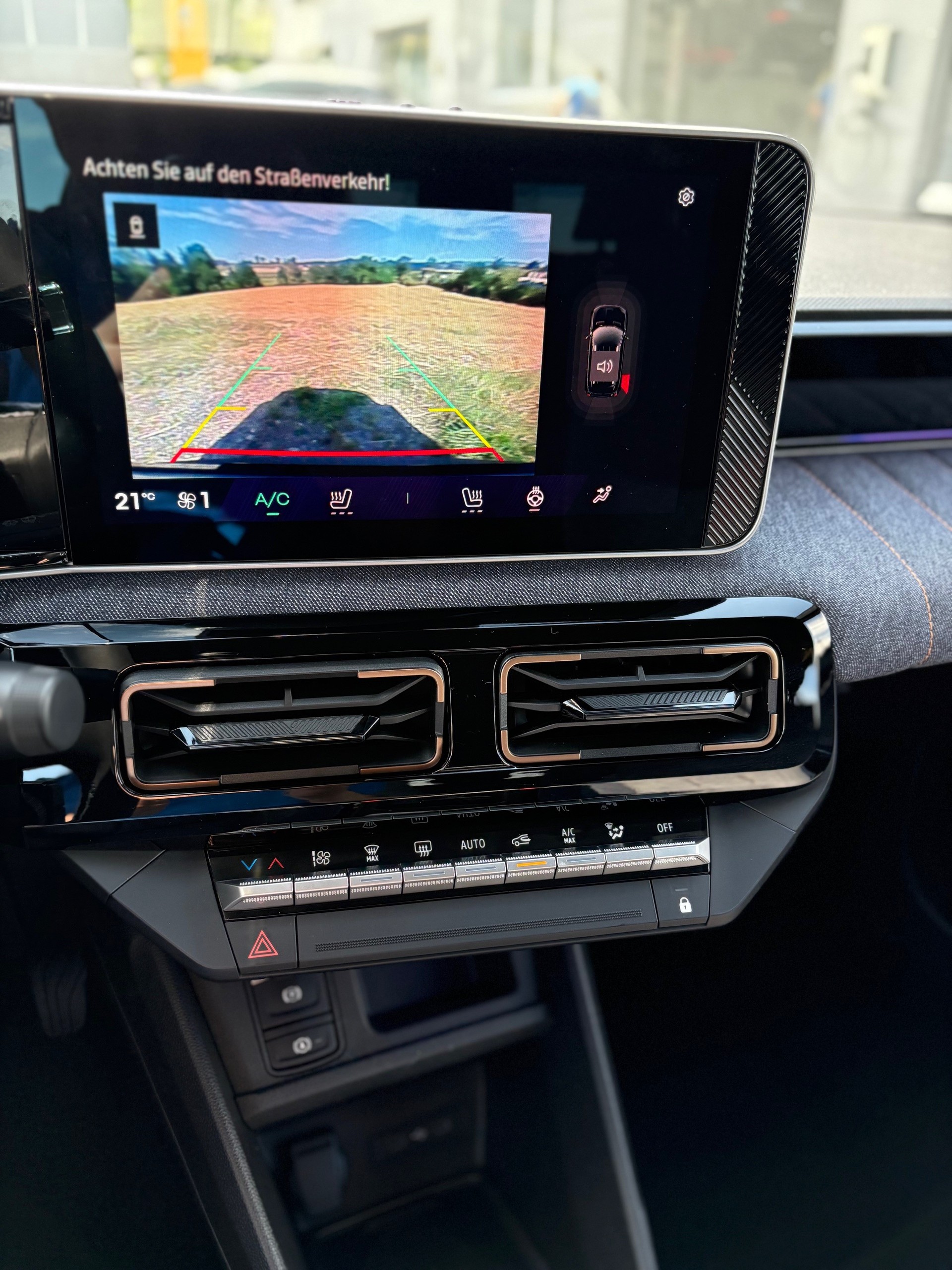 RENAULT R4 E-Tech Comfort Range 52 kWh Techno-image-5