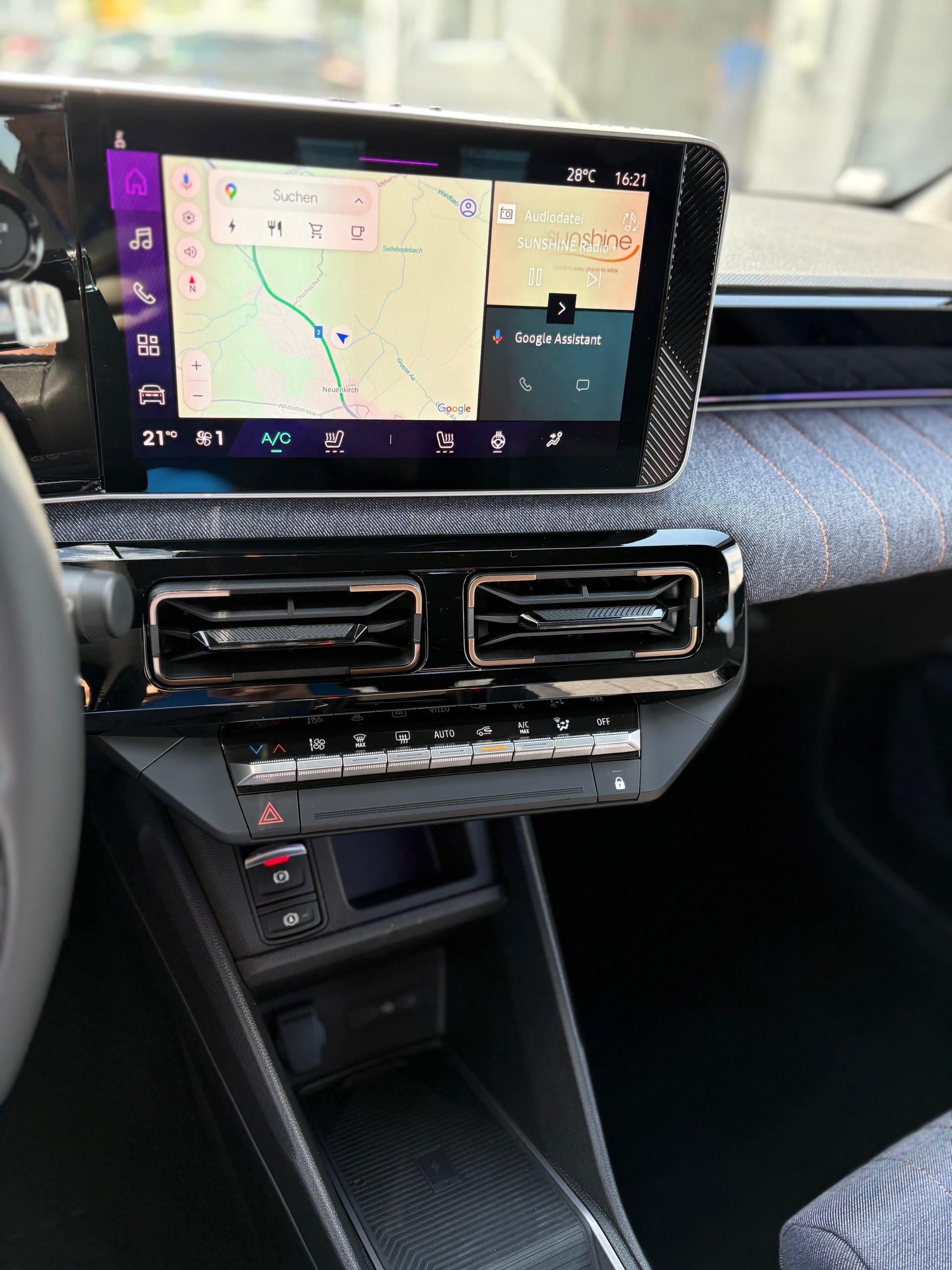 RENAULT R4 E-Tech Comfort Range 52 kWh Techno-image-4