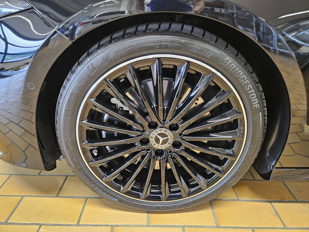 MERCEDES-BENZ A 250 4Matic AMG Line-image-15