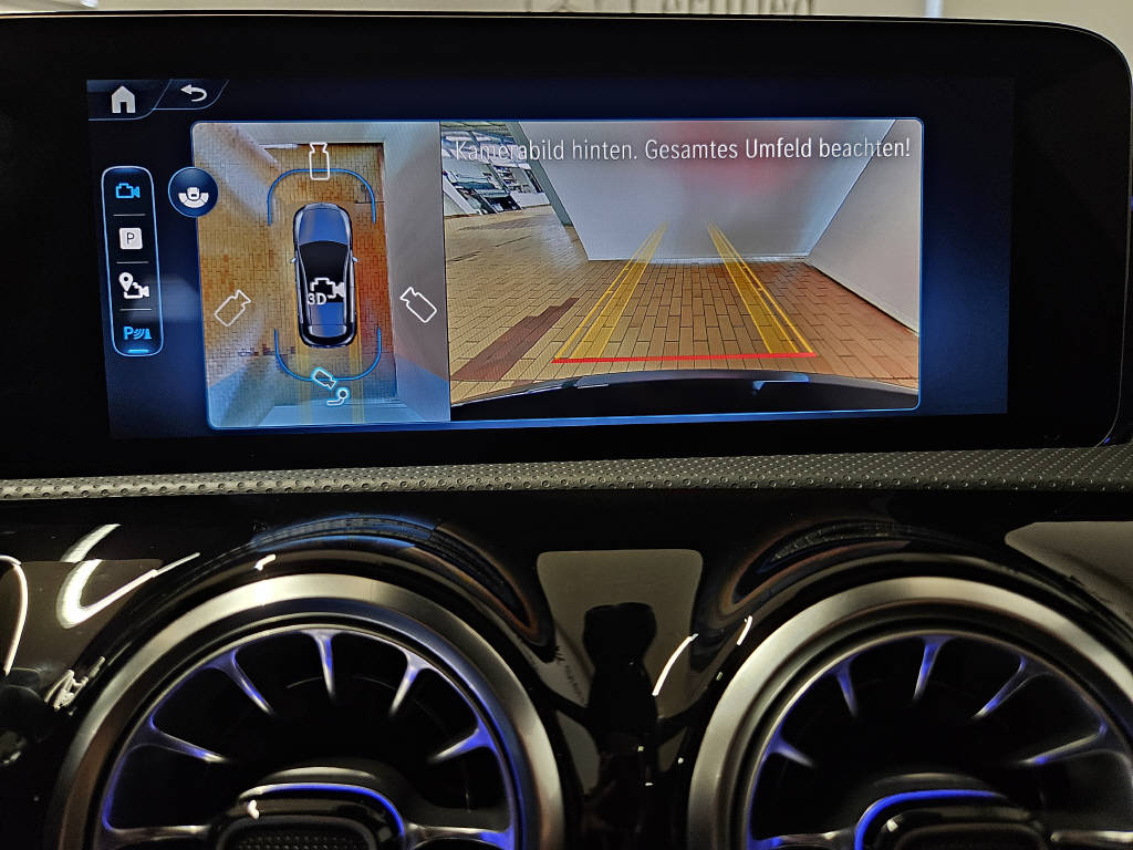 MERCEDES-BENZ A 250 4Matic AMG Line-image-11