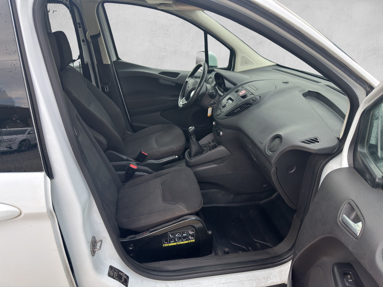 FORD Transit Courier Van 1.0 EcoBoost Trend-image-10