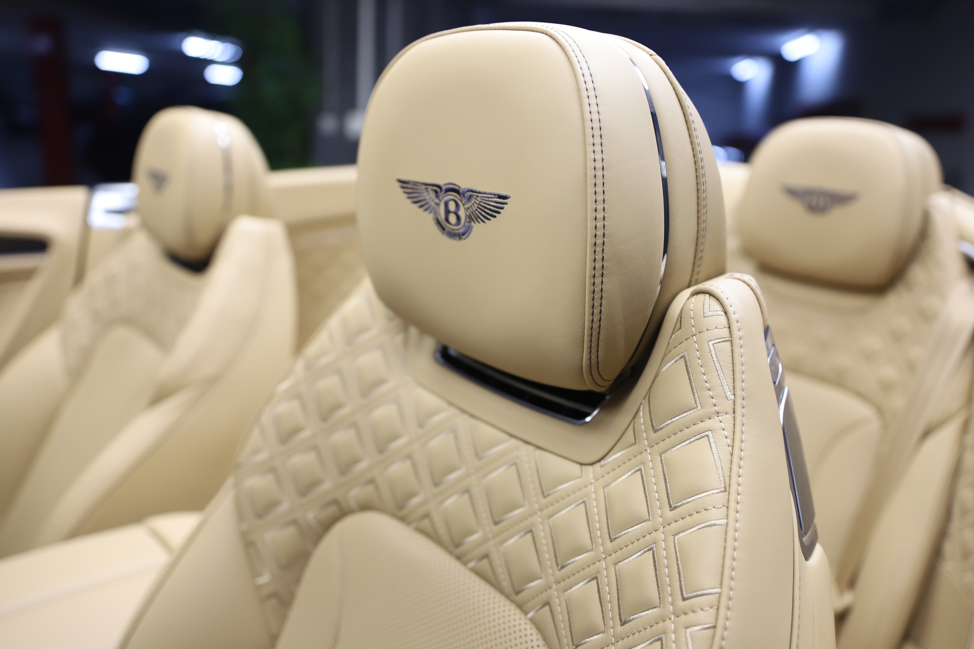 BENTLEY Continental GTC 6.0 W12 Speed-image-10