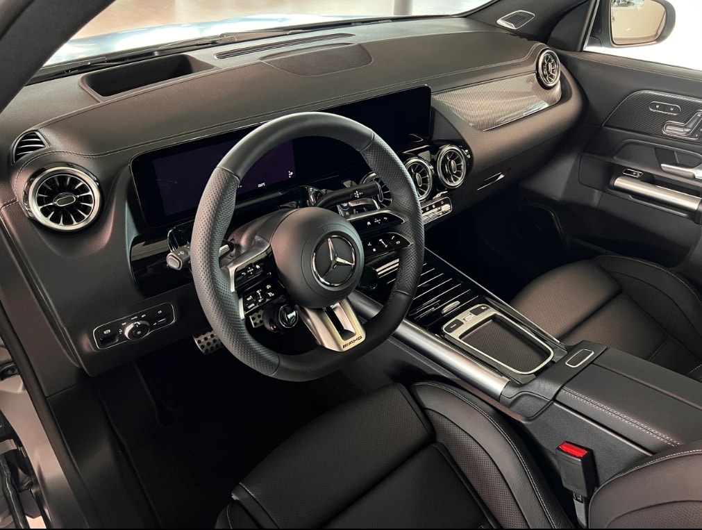 MERCEDES-BENZ GLA 35 AMG 4matic-image-11