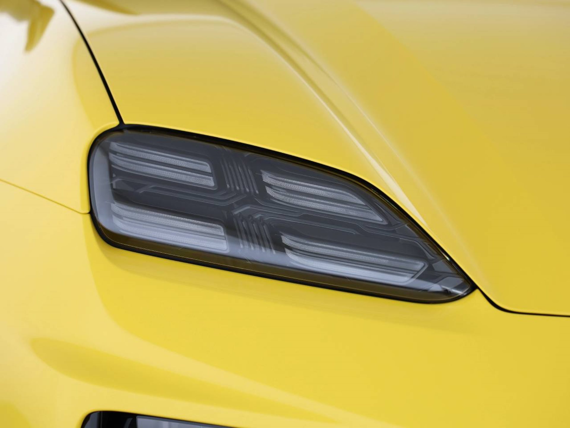 PORSCHE Macan Turbo-image-19