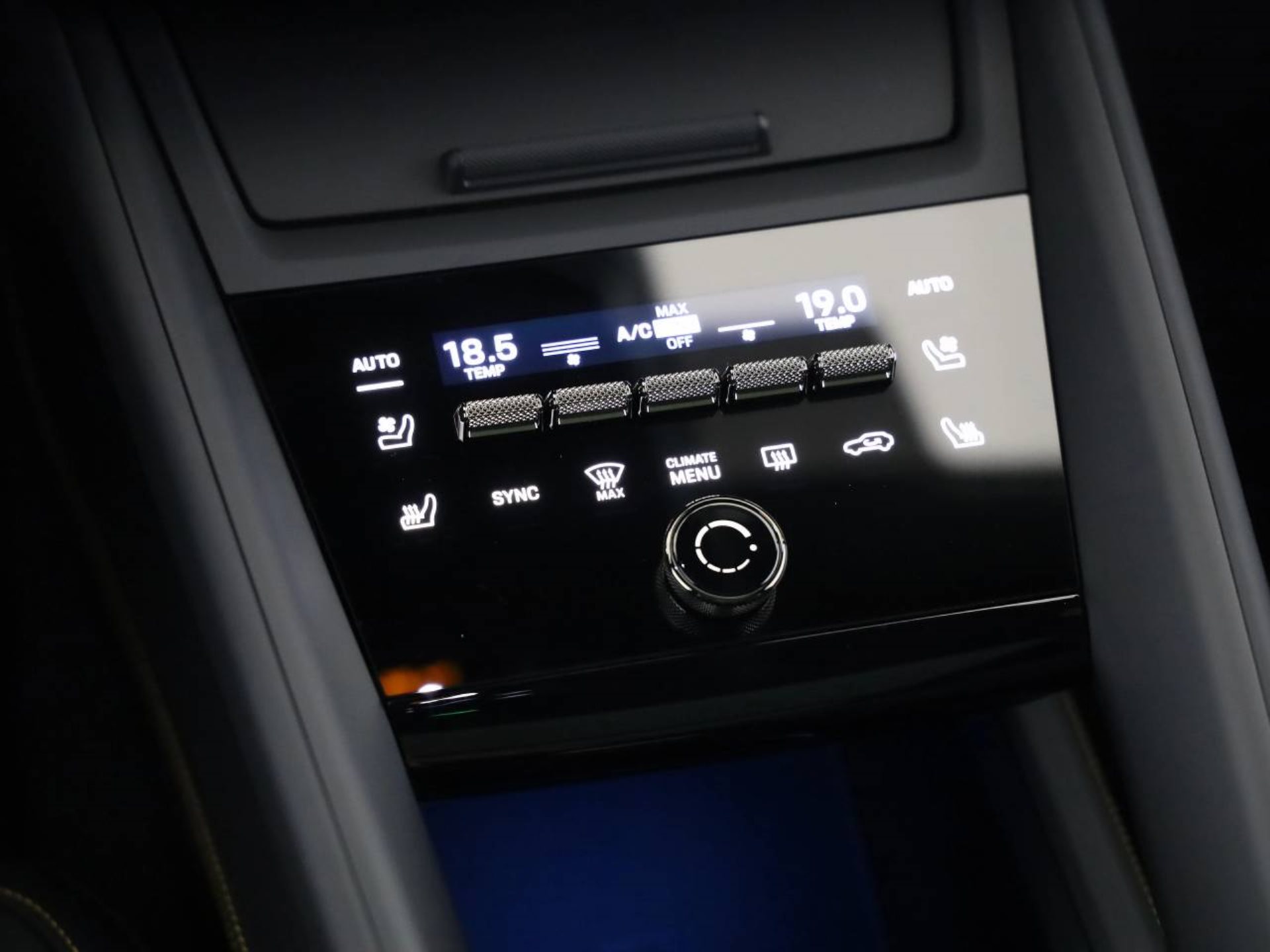 PORSCHE Macan Turbo-image-18
