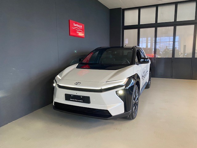 TOYOTA bZ4X Premium AWD 22 kW OBC+-image-2