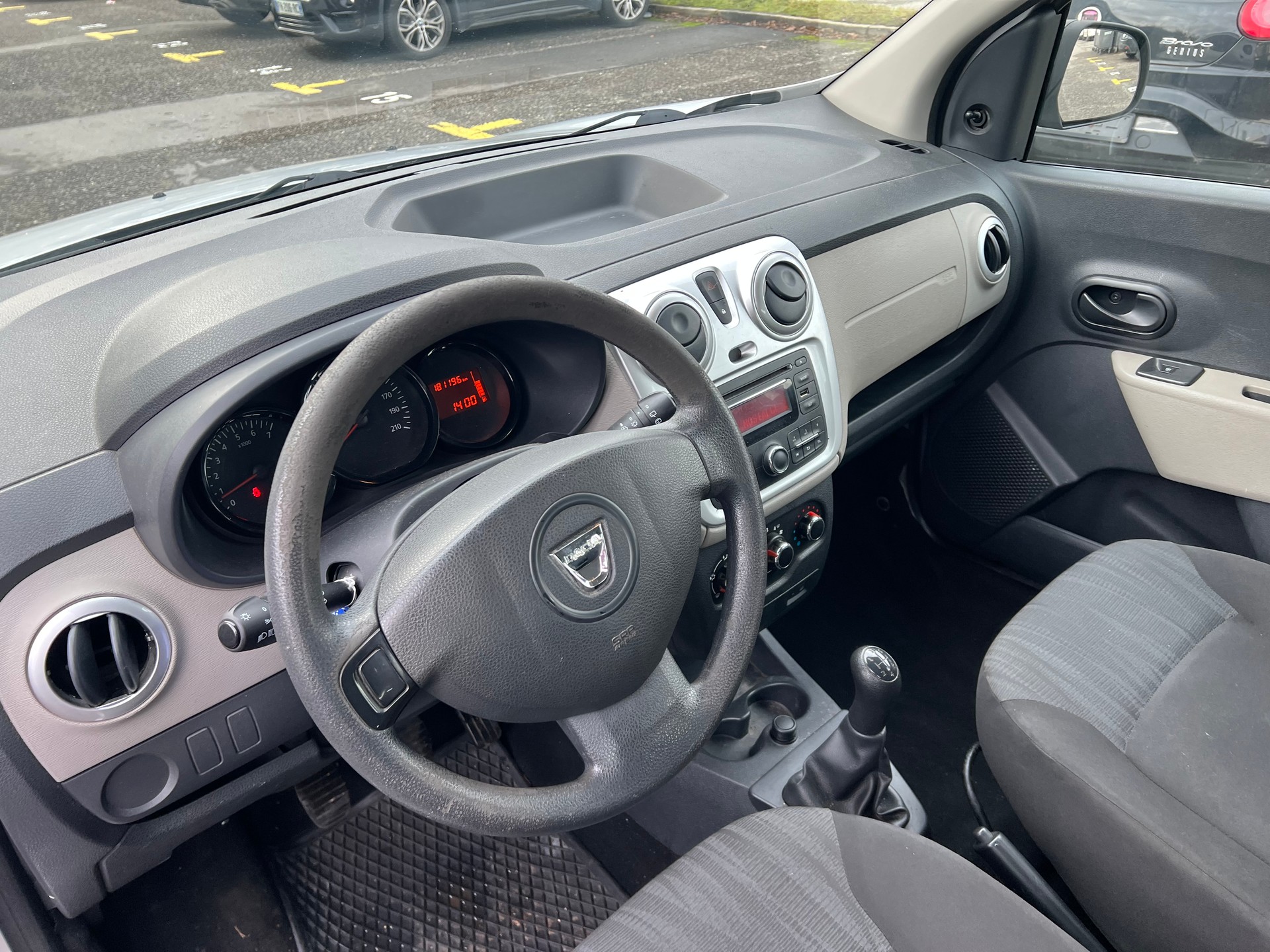 DACIA Lodgy 1.6 Lauréate-image-8