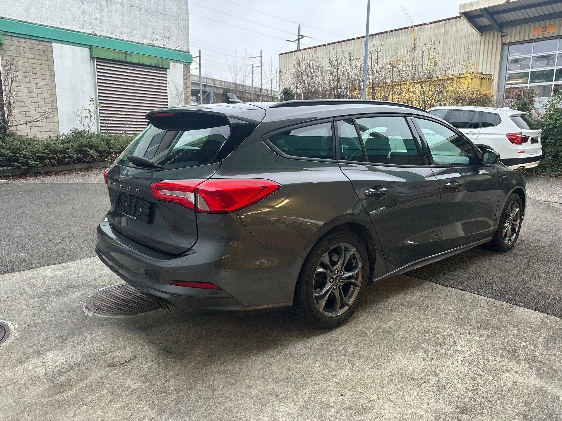 FORD Focus 1.0 SCTi ST Line Automatic-image-4