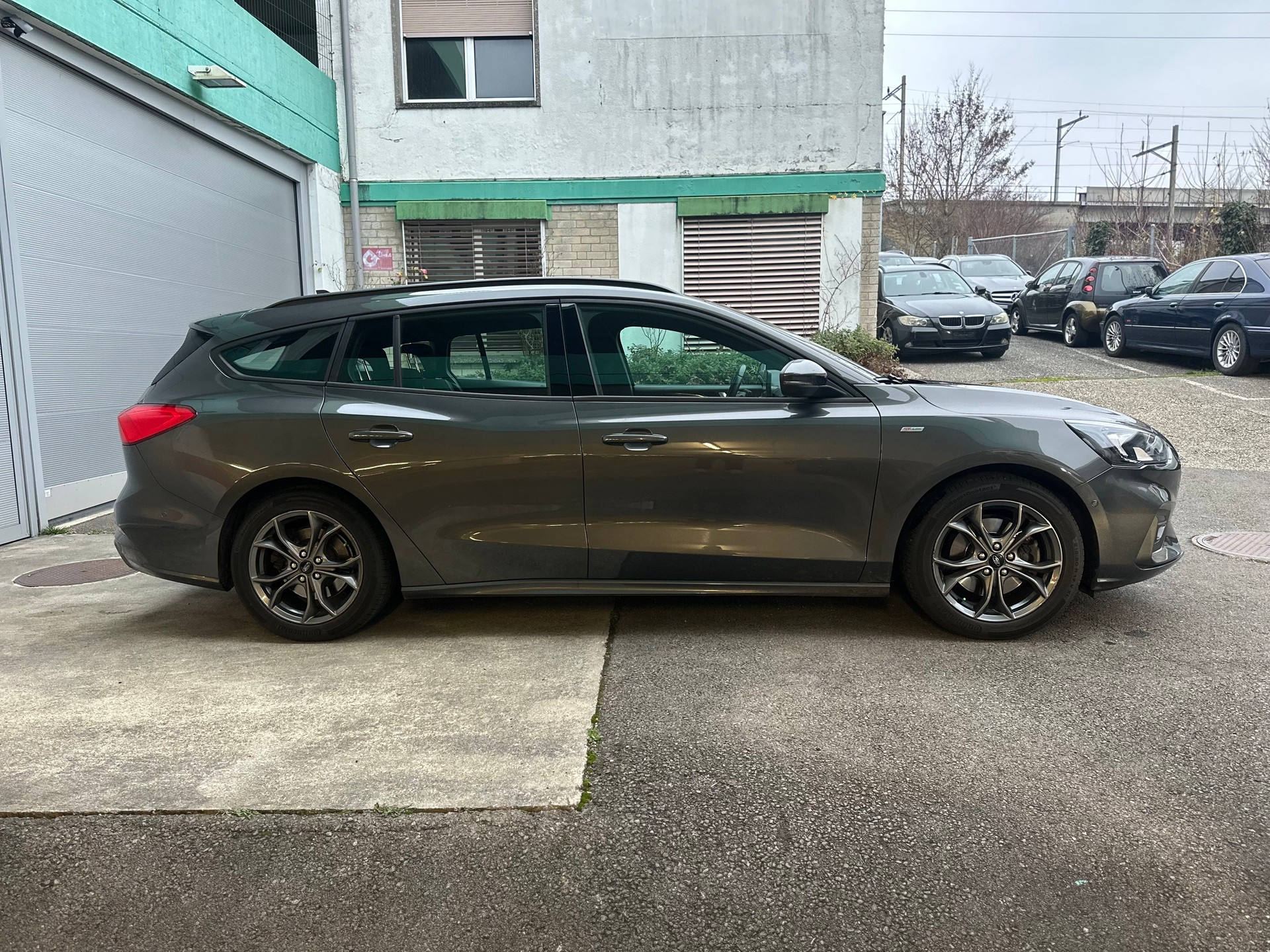 FORD Focus 1.0 SCTi ST Line Automatic-image-5