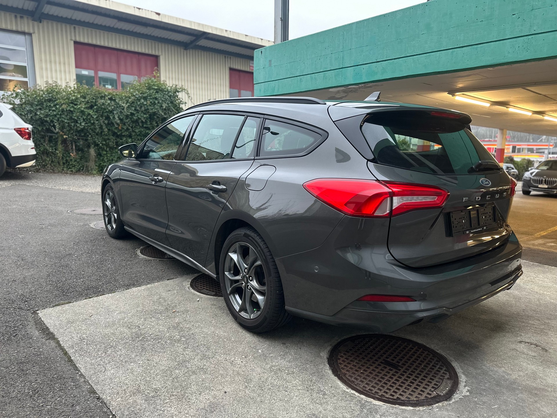 FORD Focus 1.0 SCTi ST Line Automatic-image-6