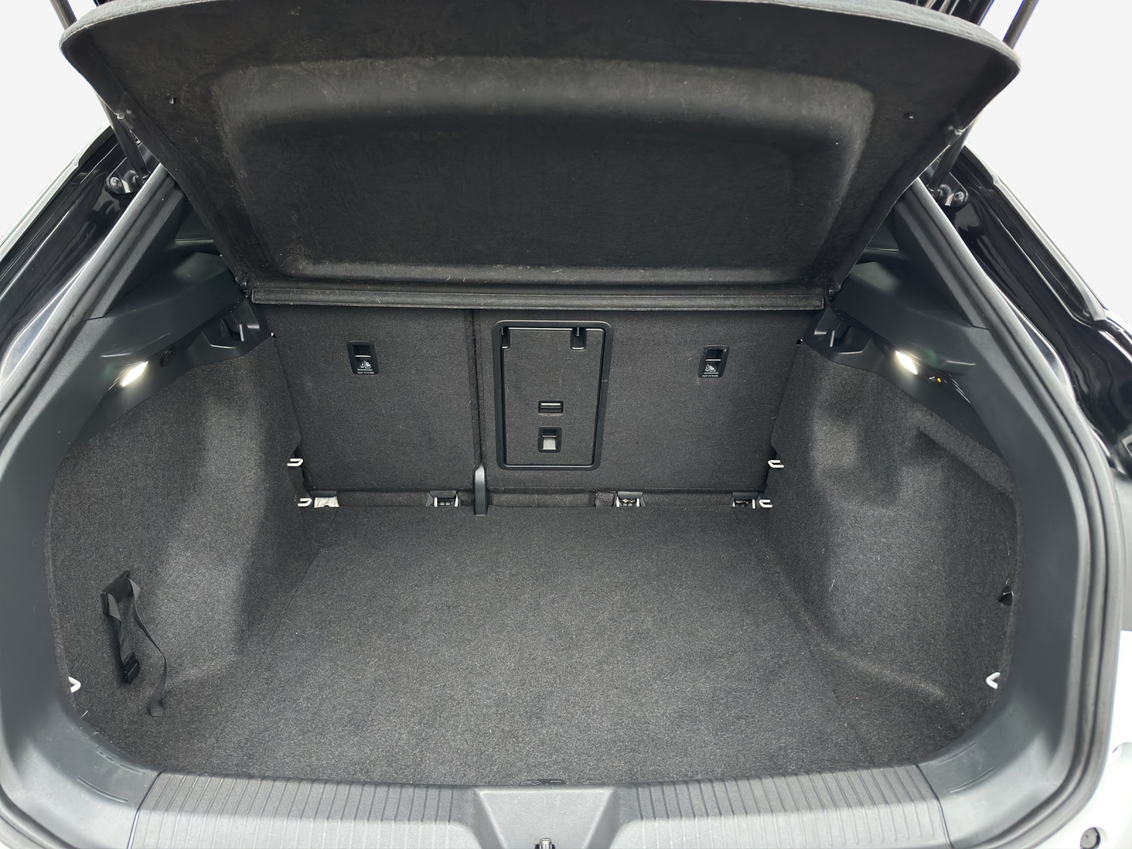 VW ID.4 Pro Performance 77 kWh 1ST-image-13