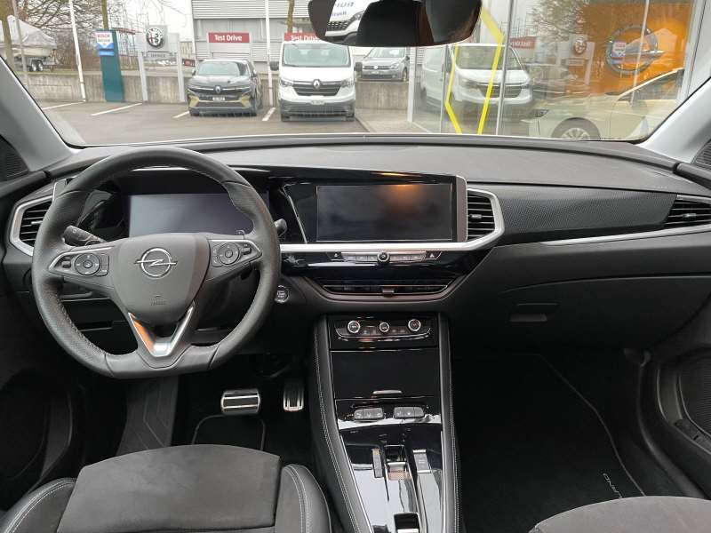 OPEL Grandland 1.6 T PHEV GSE-image-6