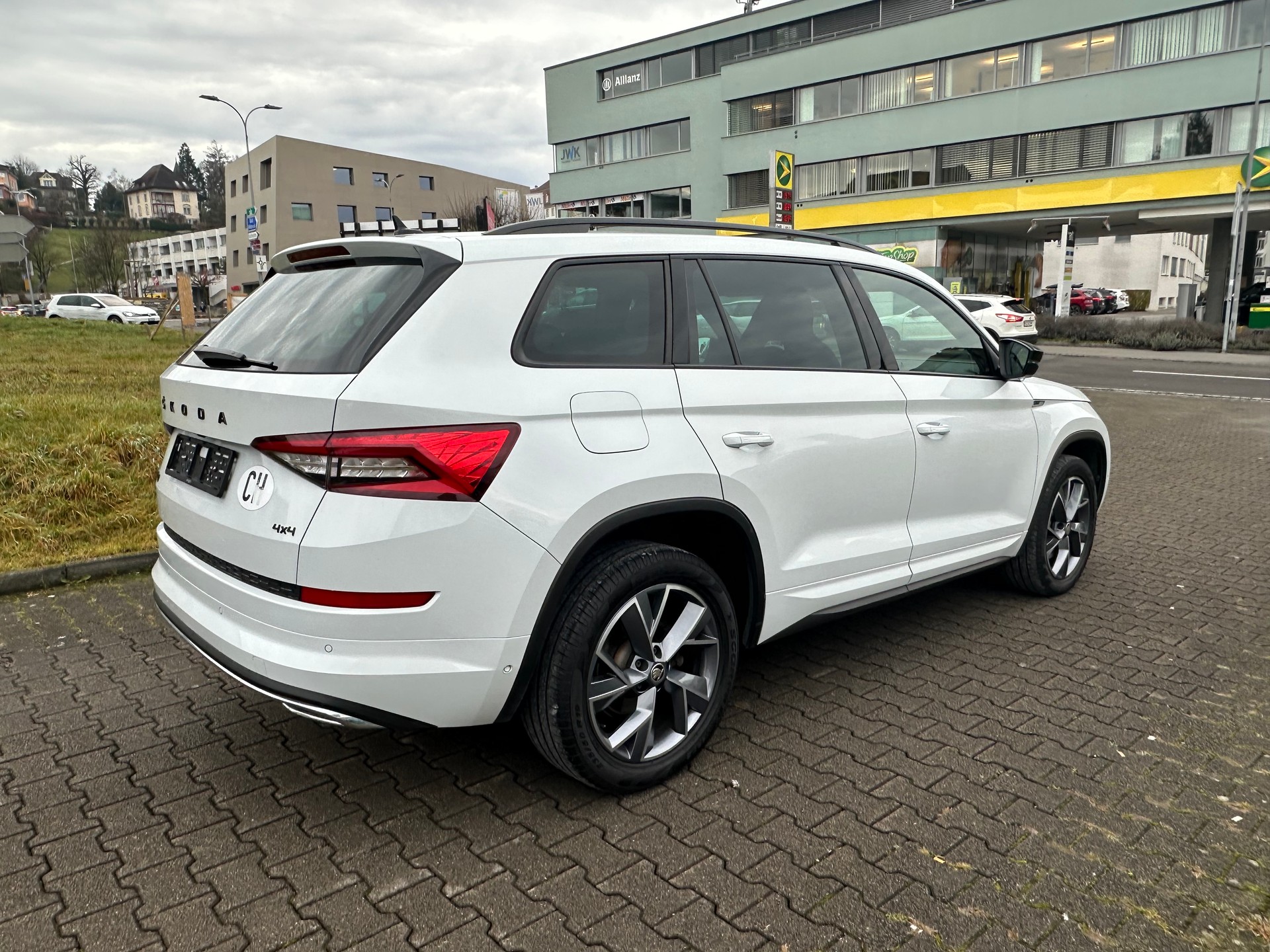 SKODA Kodiaq 2.0 TDI SCR SportLine 4x4 DSG-image-4