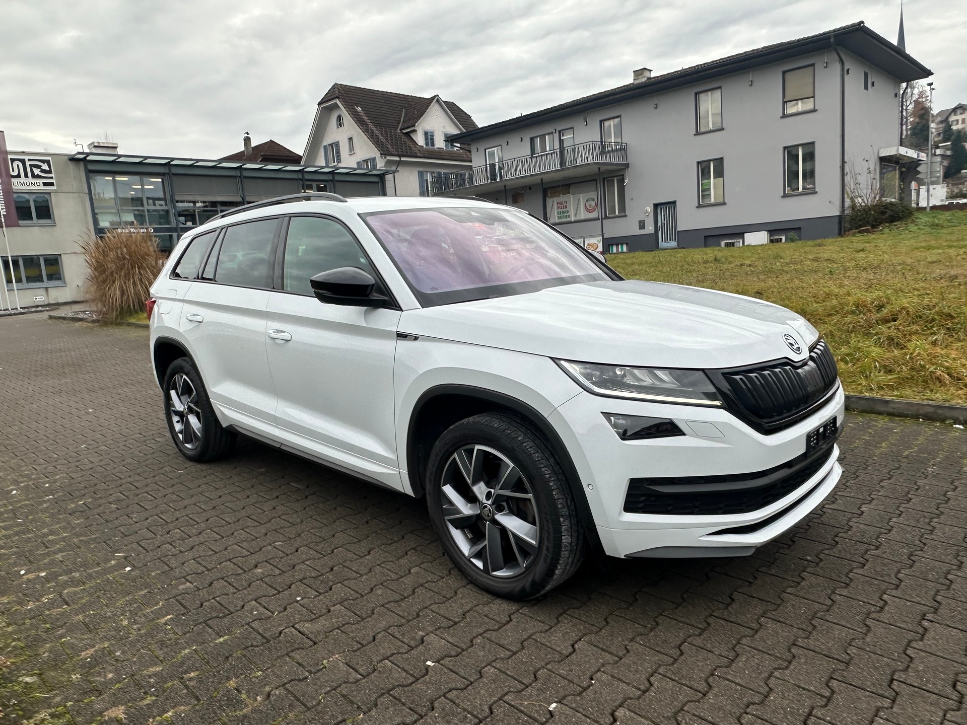SKODA Kodiaq 2.0 TDI SCR SportLine 4x4 DSG-image-5
